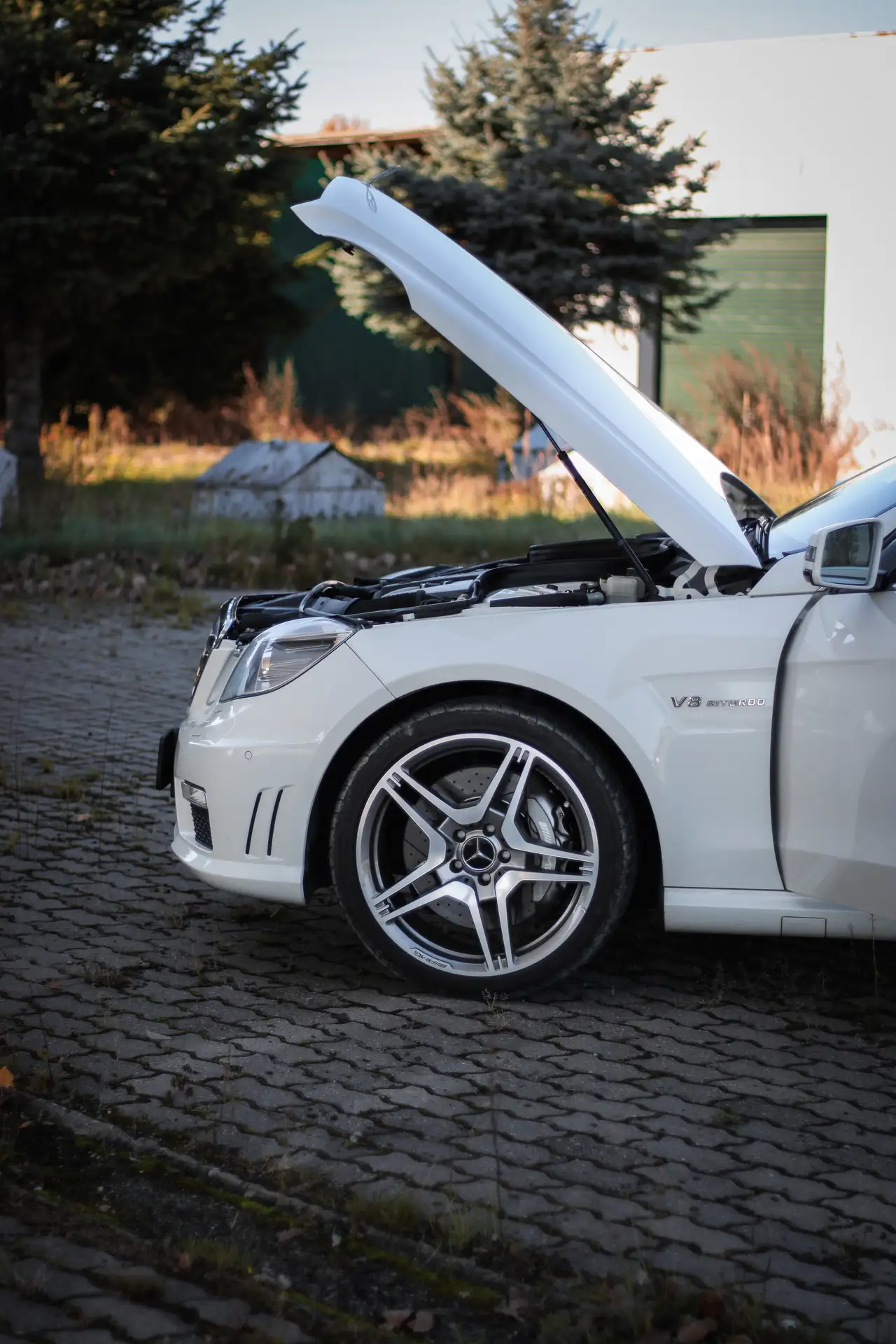 Mercedes-Benz - E 63 AMG