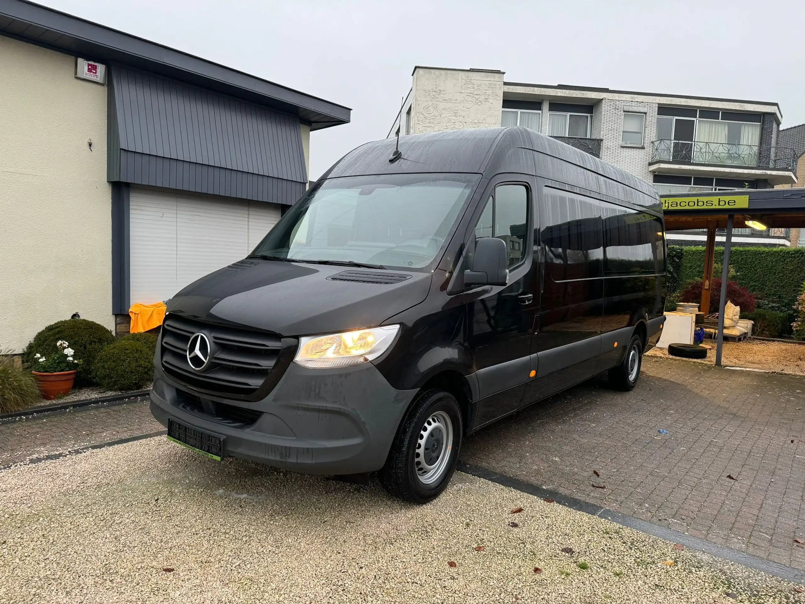 Mercedes-Benz - Sprinter