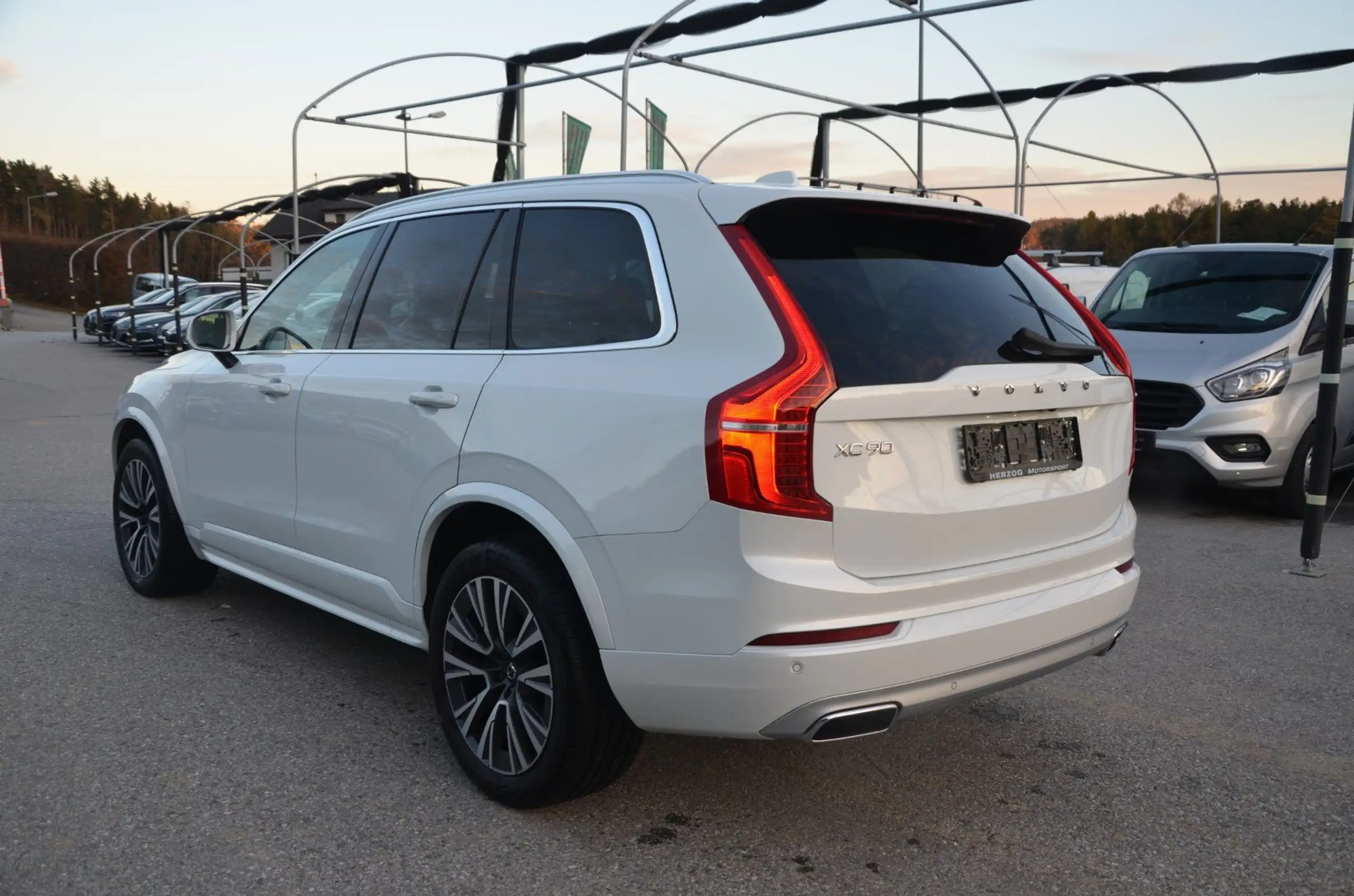 Volvo - XC90