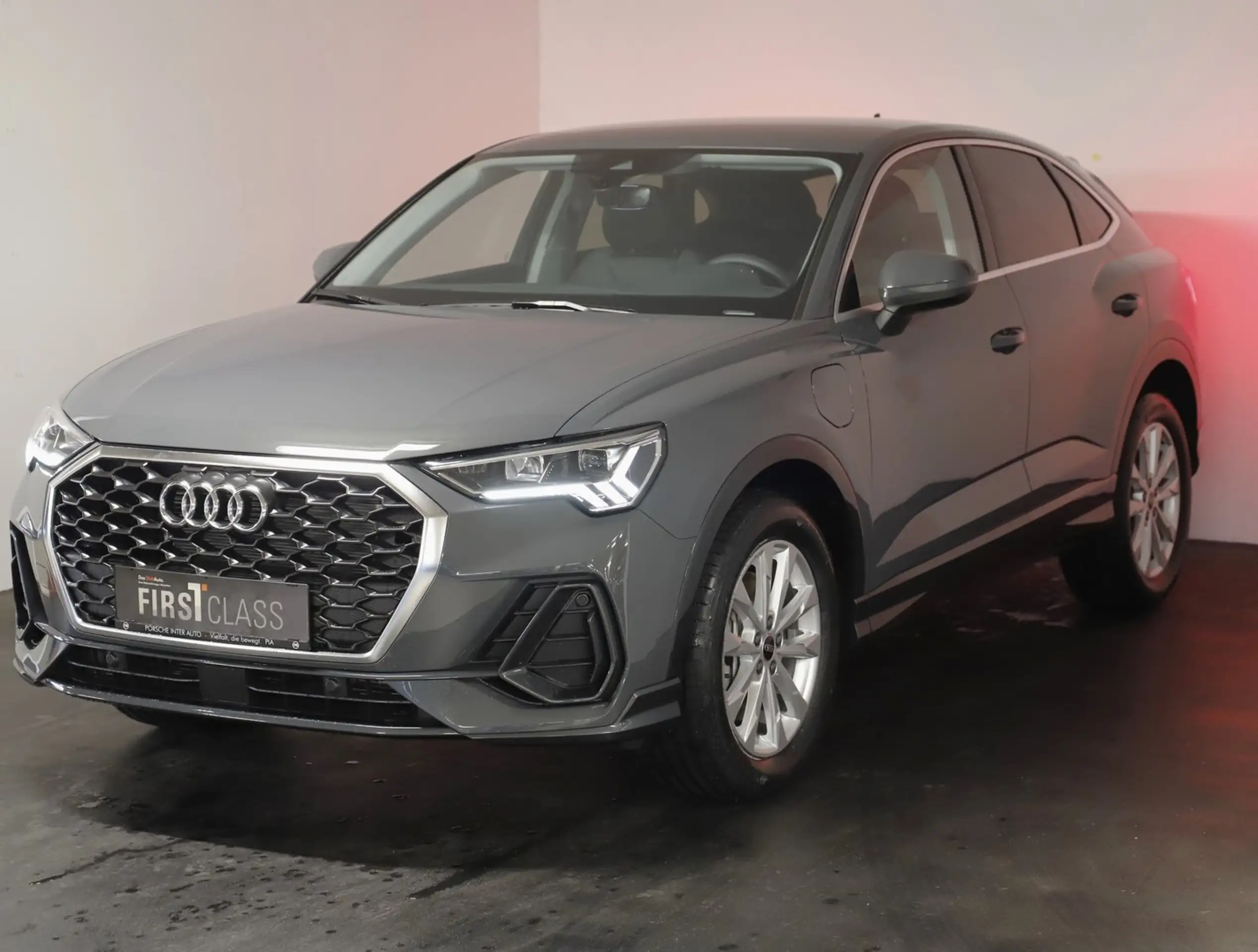 Audi - Q3