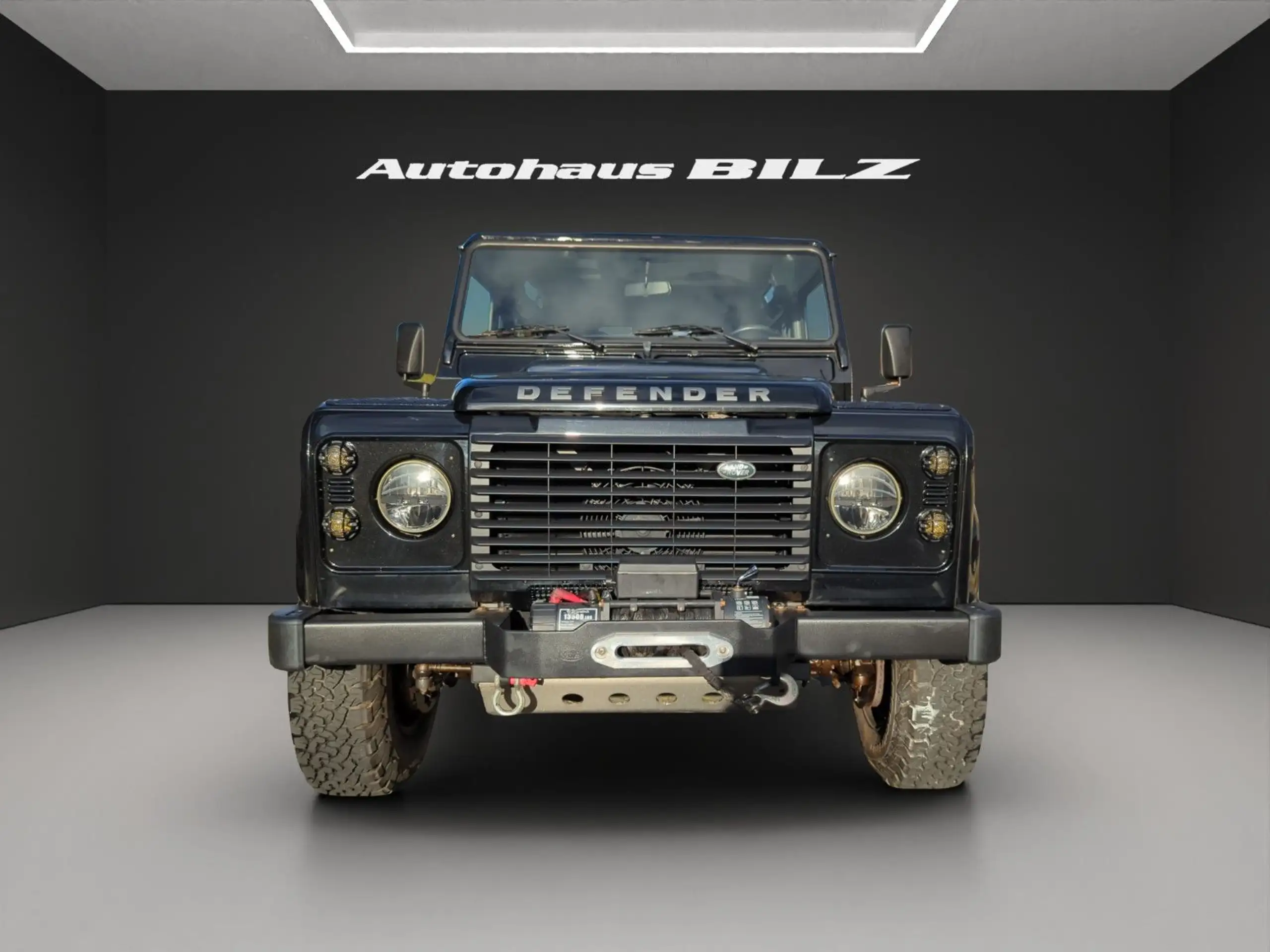 Land Rover - Defender