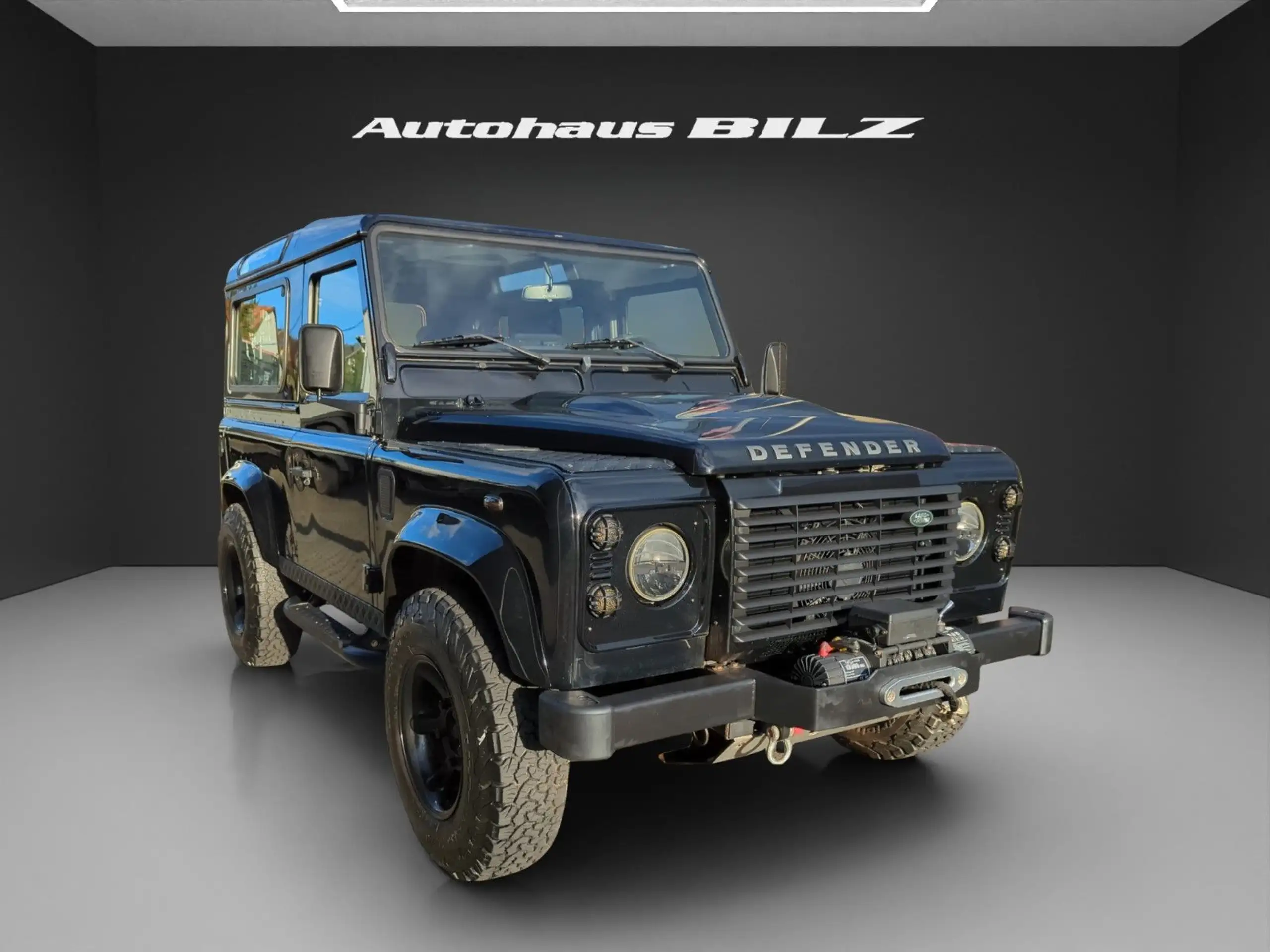 Land Rover - Defender