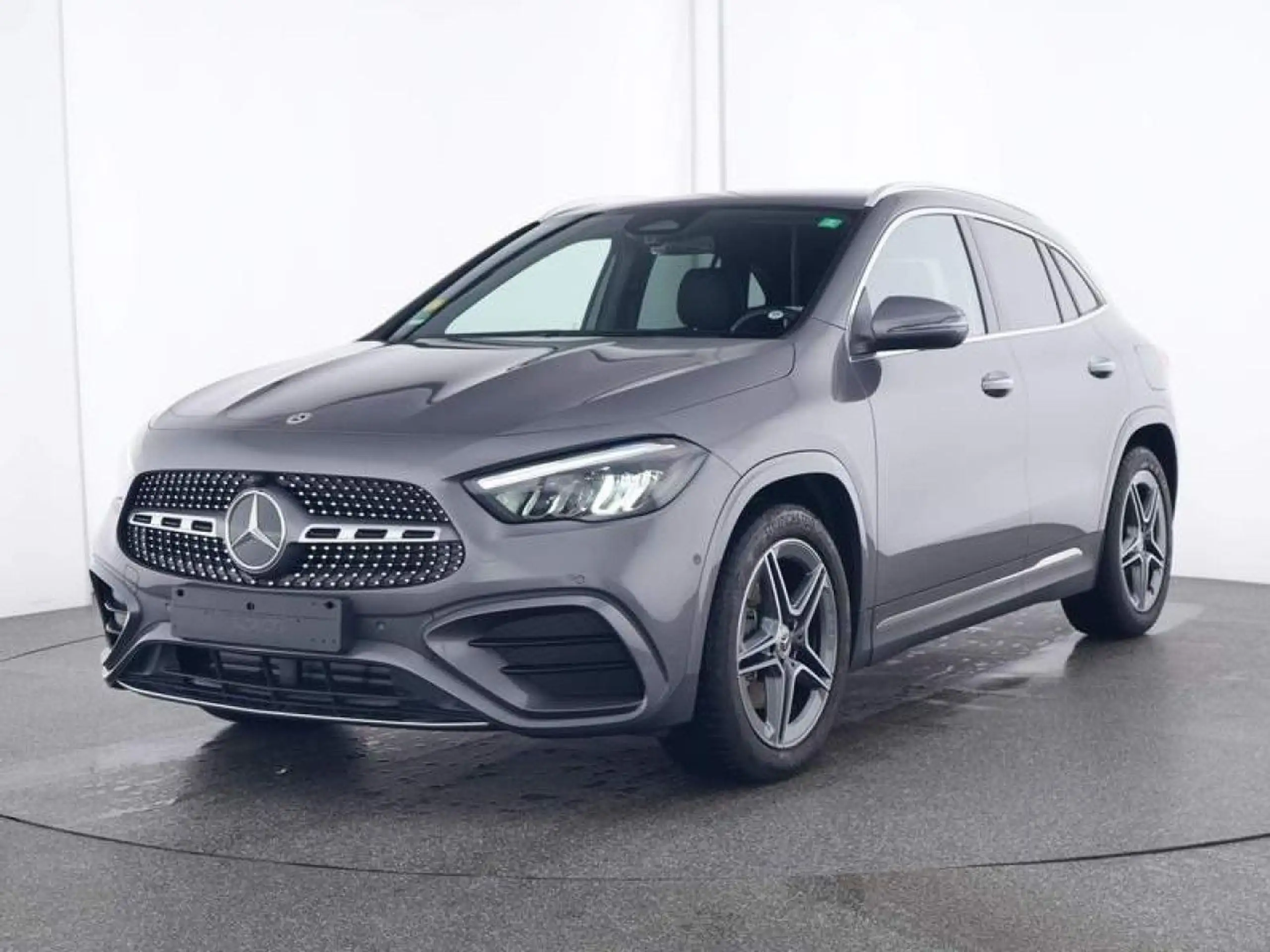 Mercedes-Benz - GLA 220