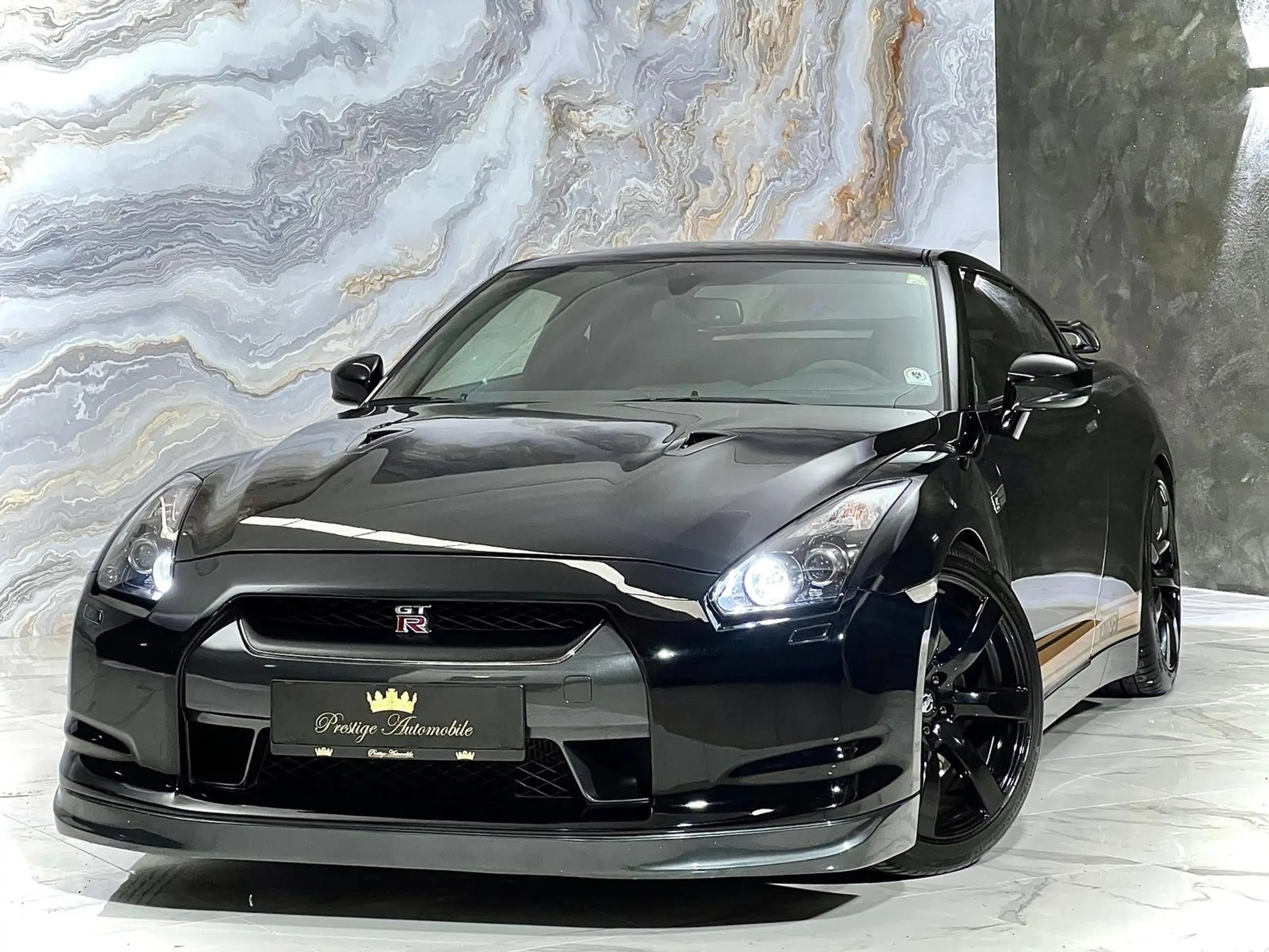 Nissan - GT-R