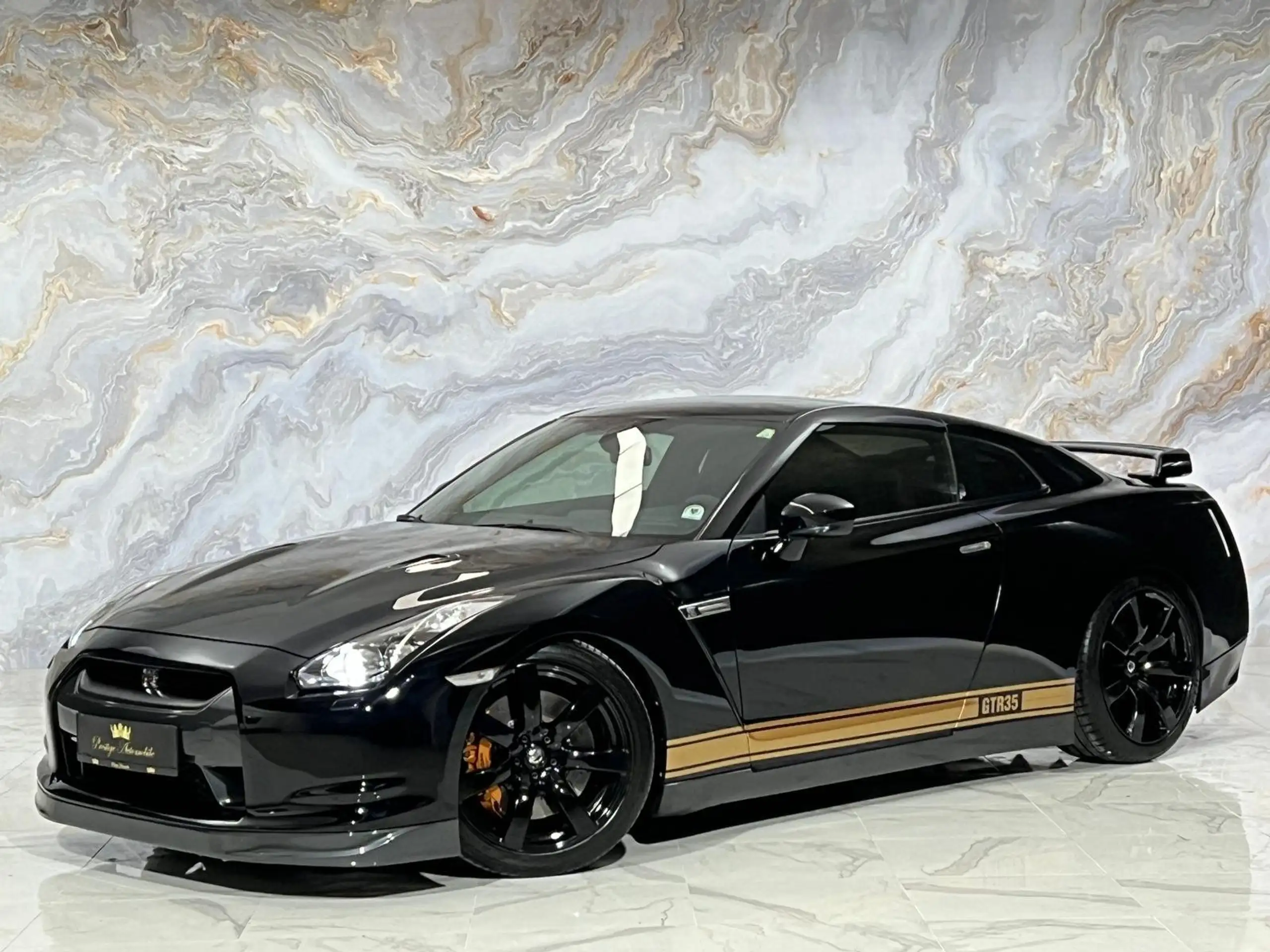 Nissan - GT-R