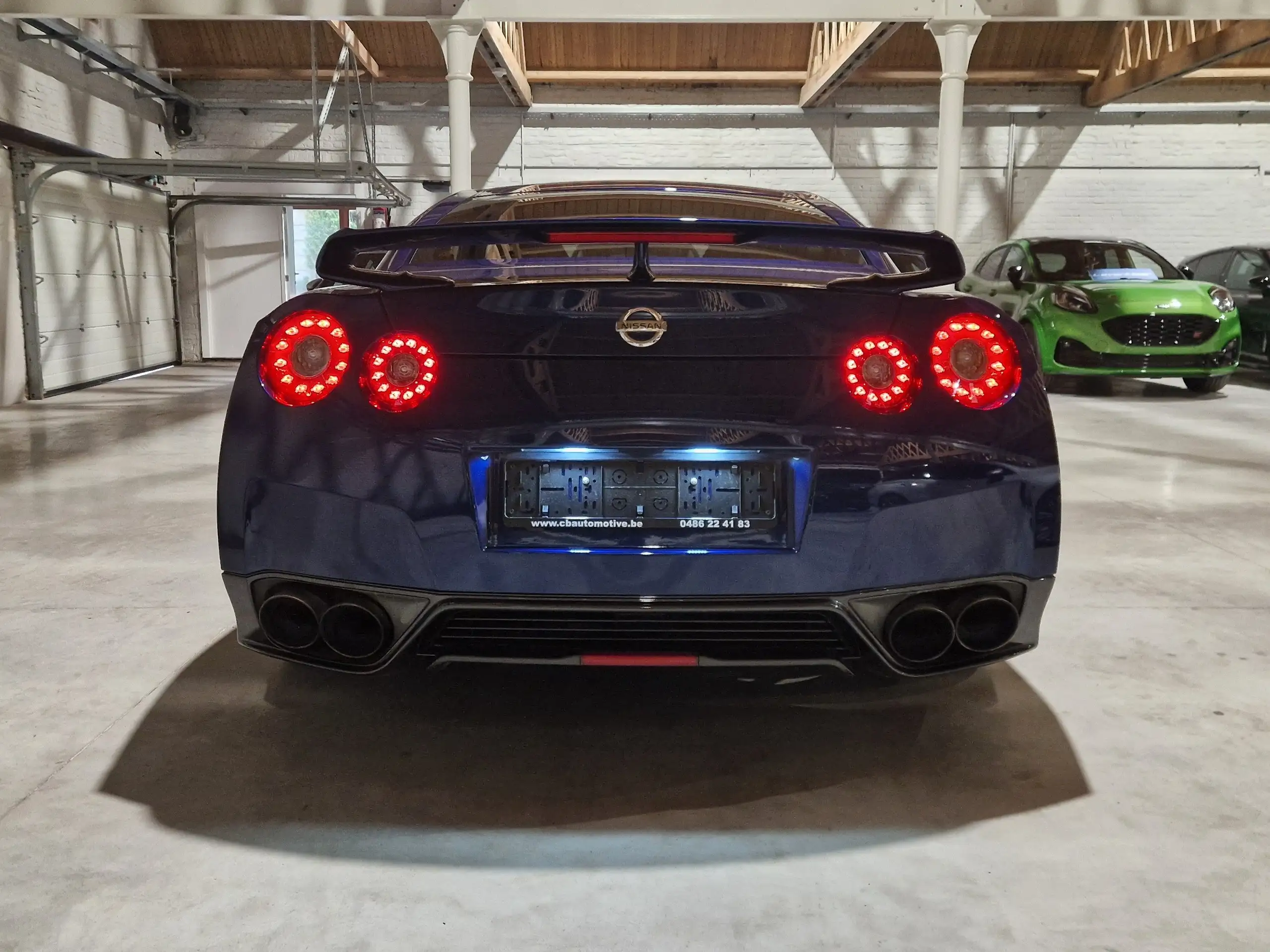 Nissan - GT-R