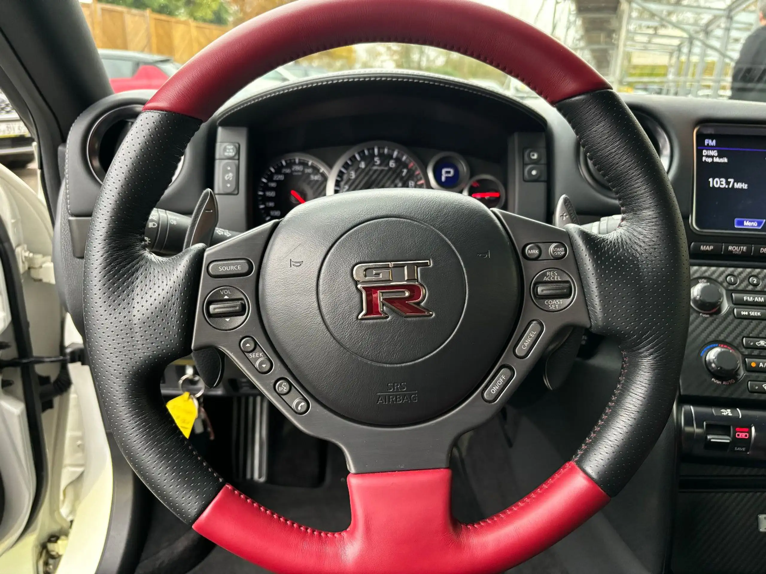 Nissan - GT-R