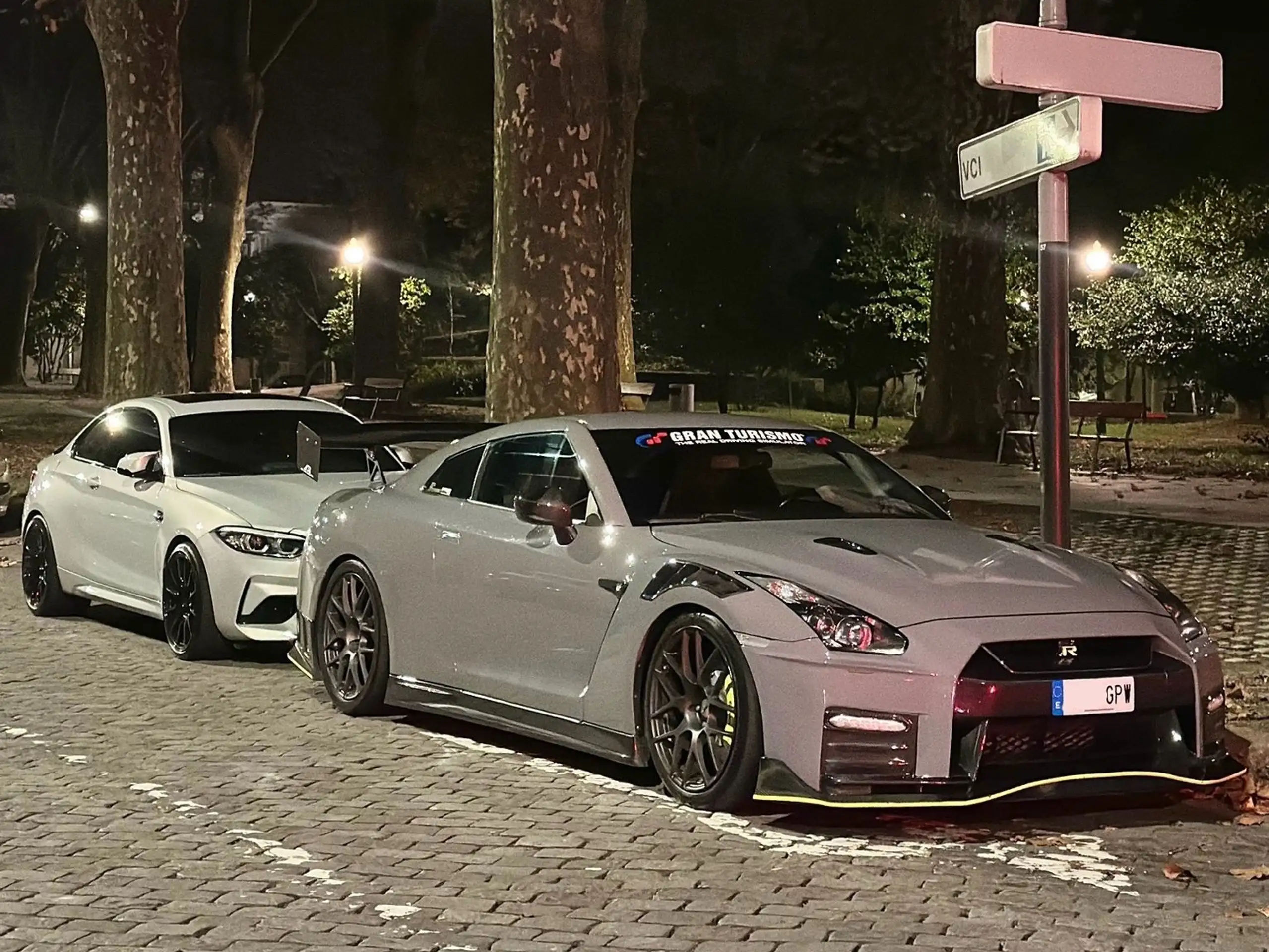 Nissan - GT-R