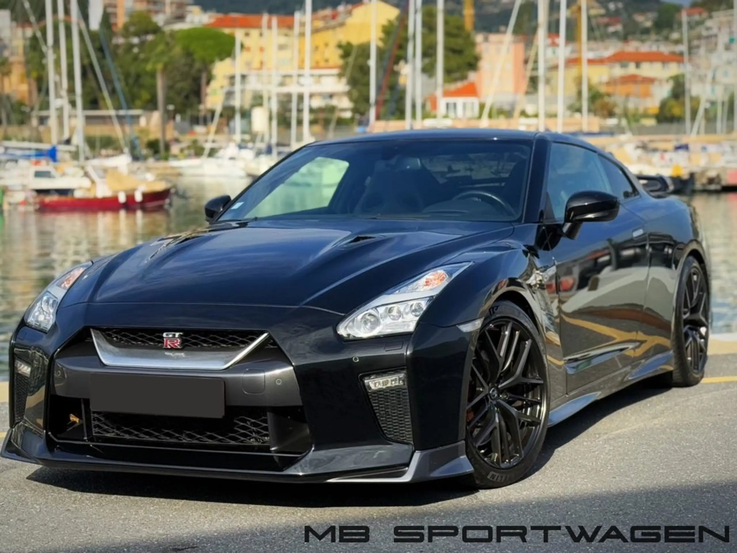 Nissan - GT-R