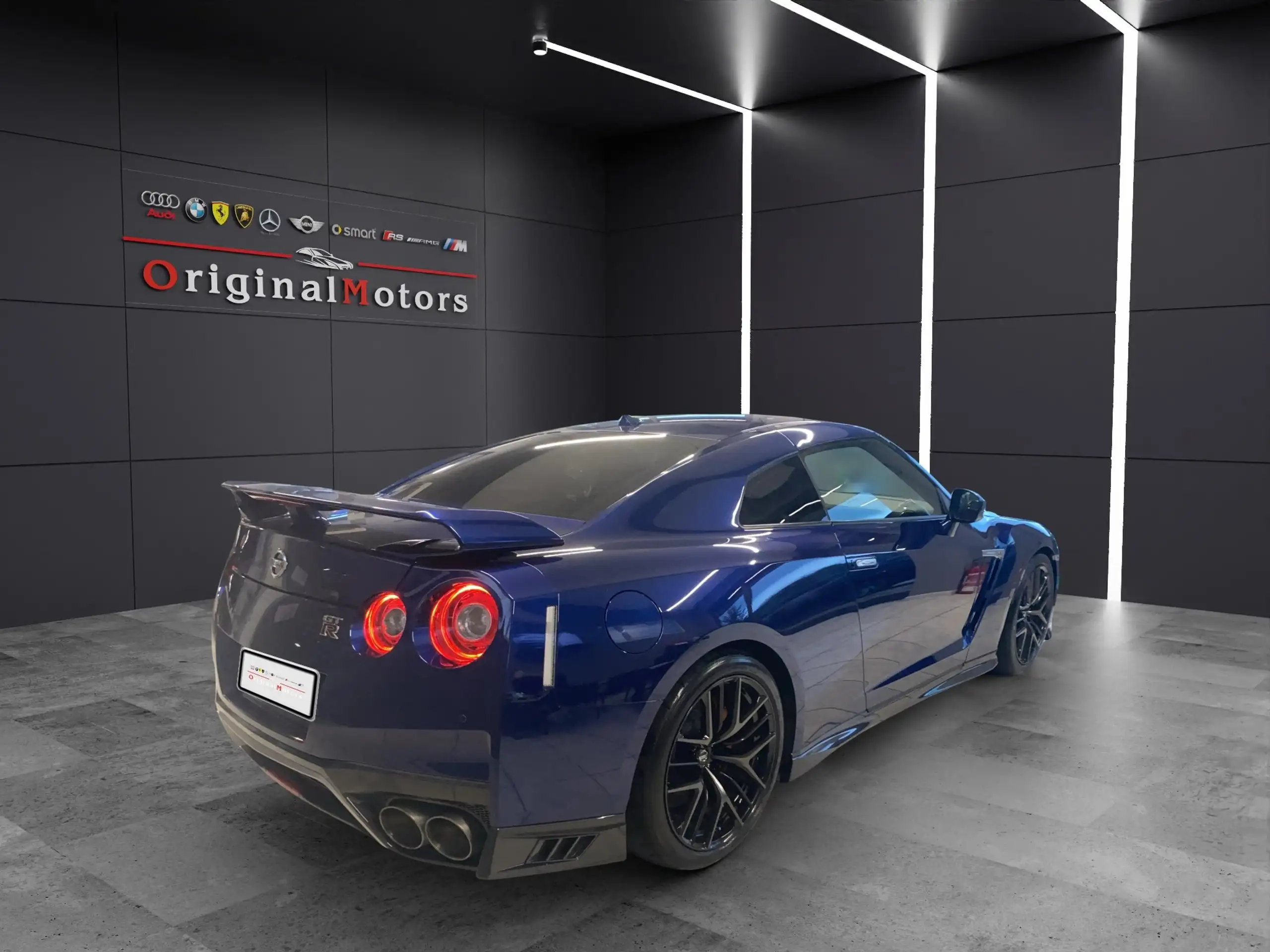 Nissan - GT-R