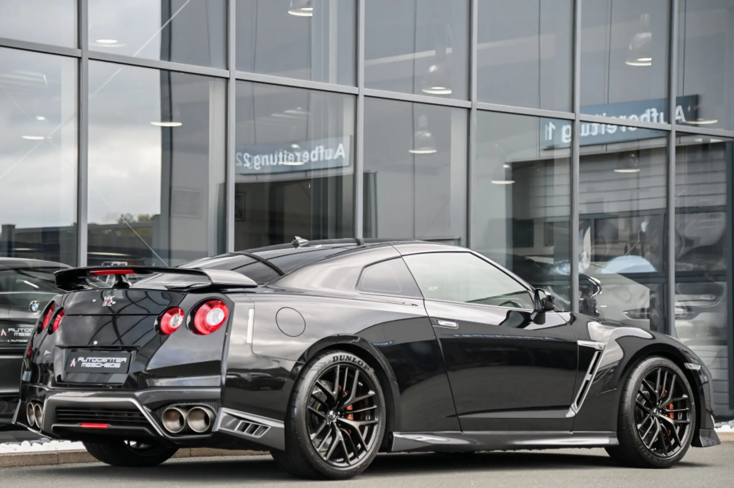 Nissan - GT-R