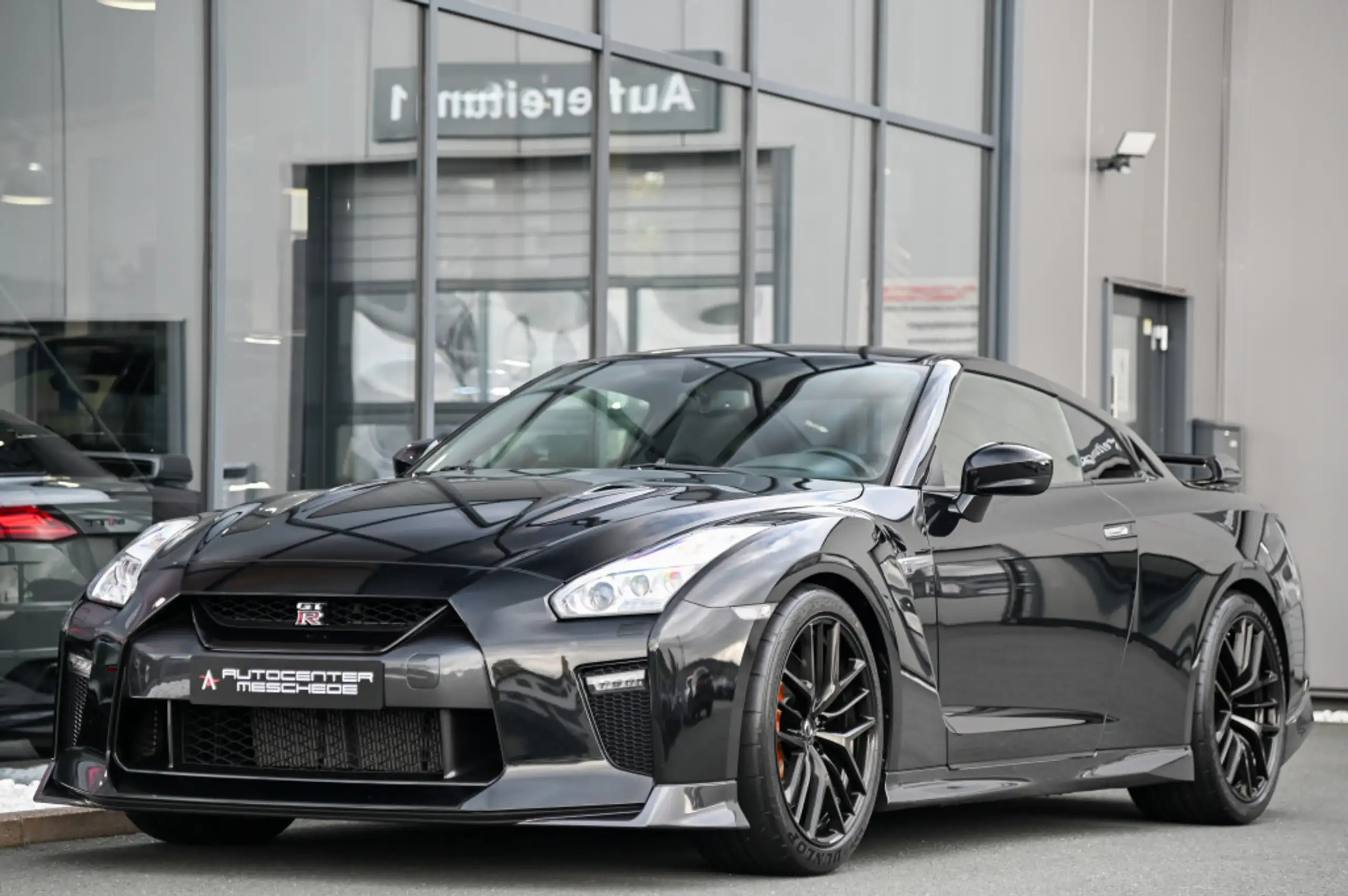 Nissan - GT-R