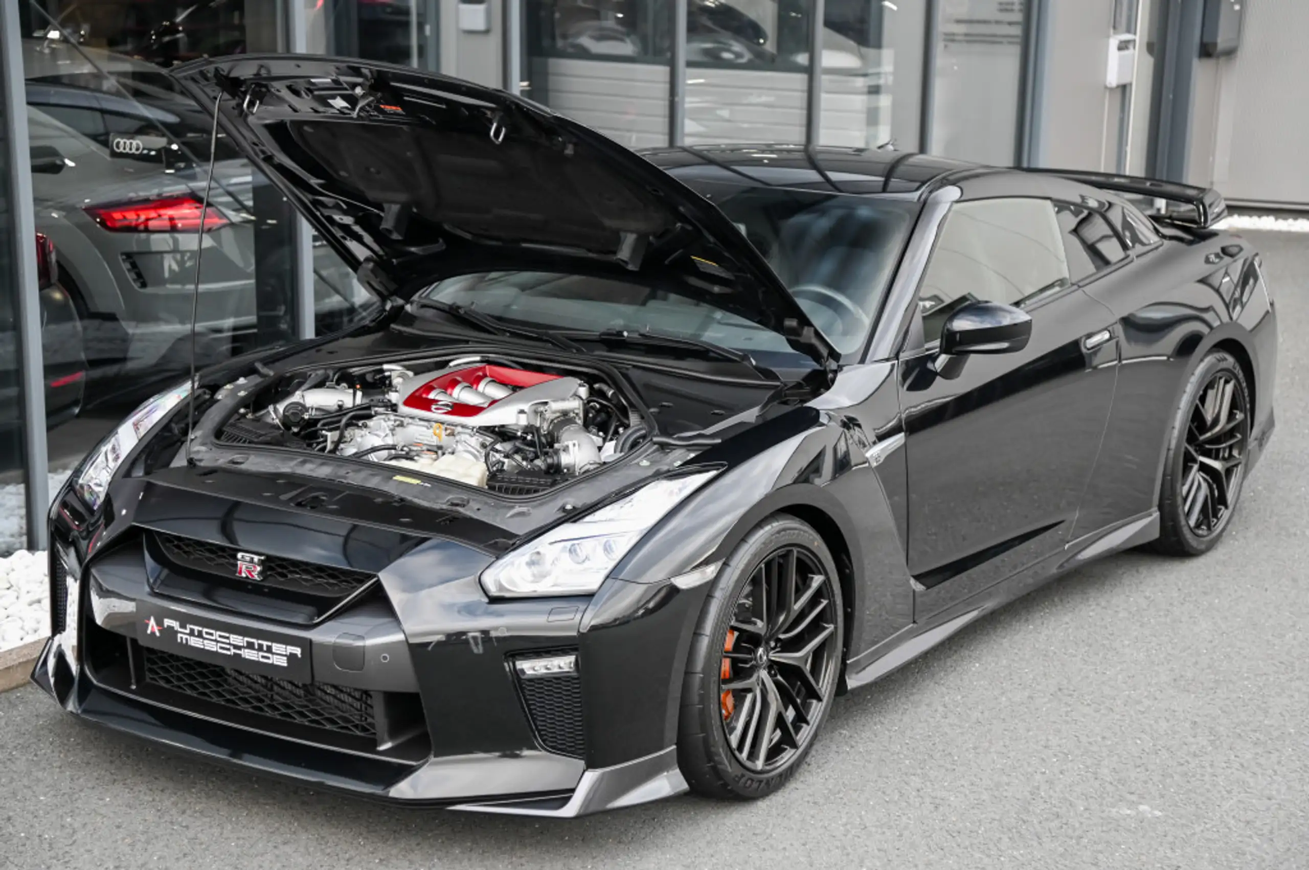 Nissan - GT-R