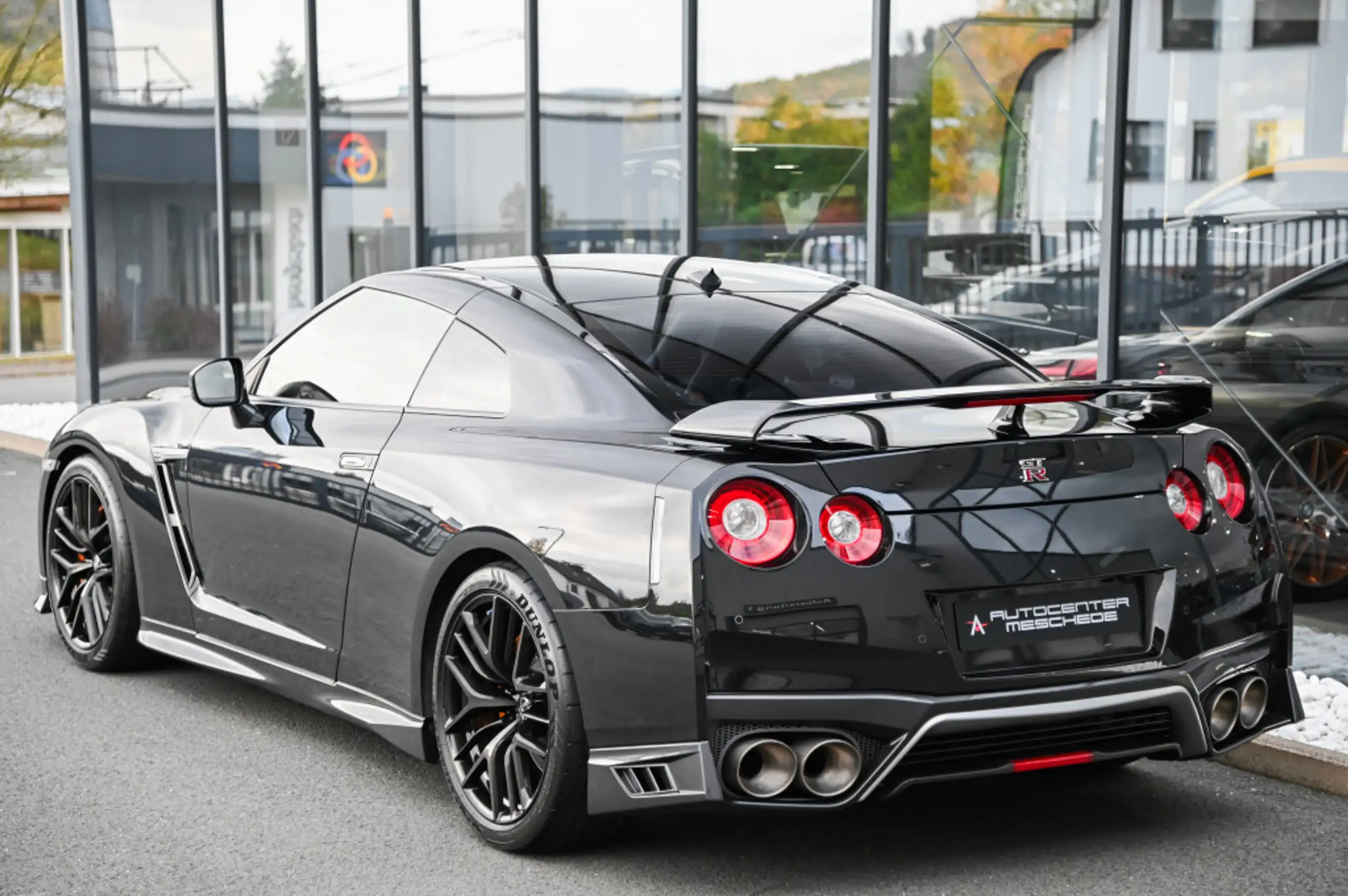 Nissan - GT-R