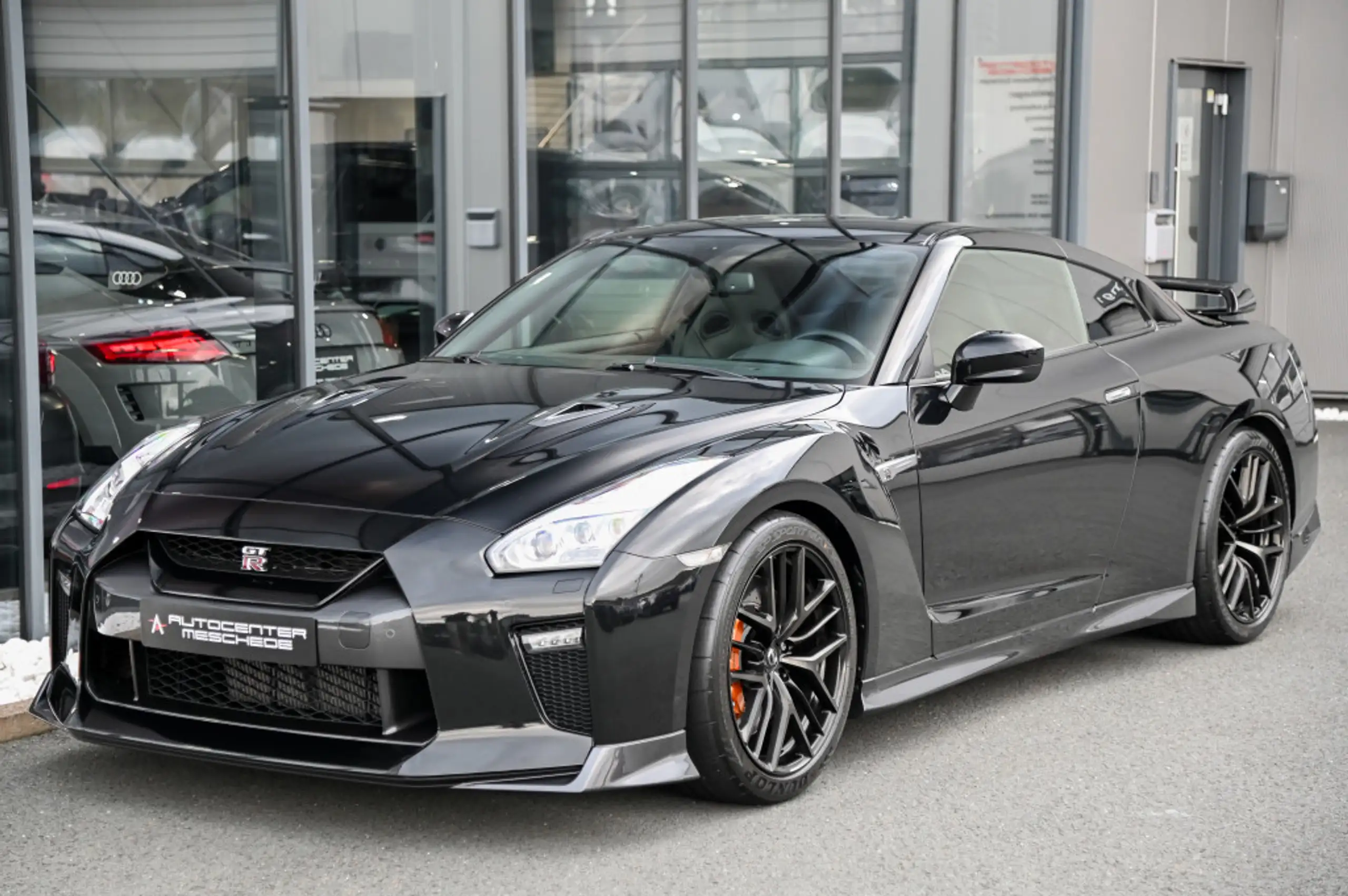 Nissan - GT-R