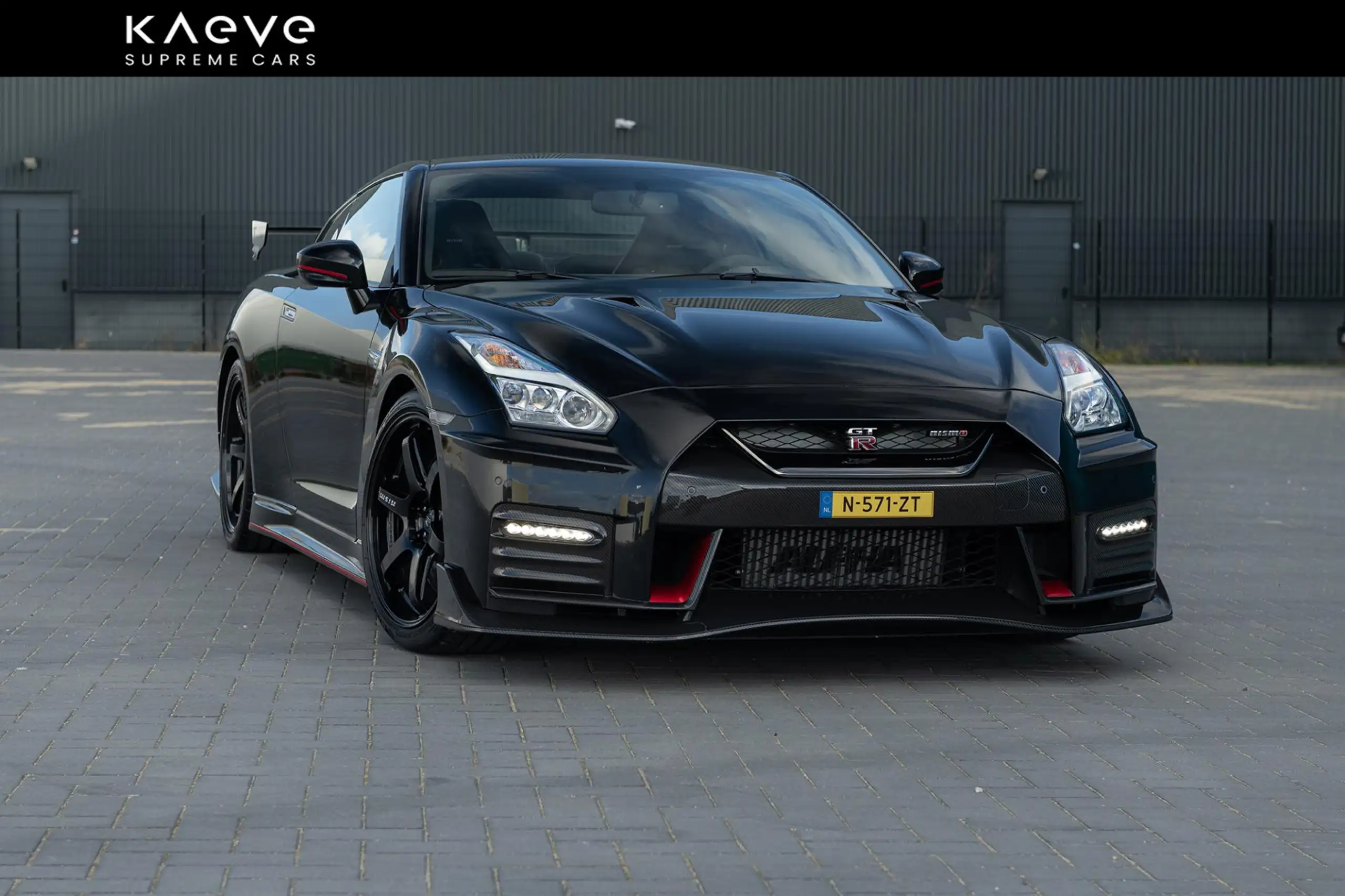 Nissan - GT-R