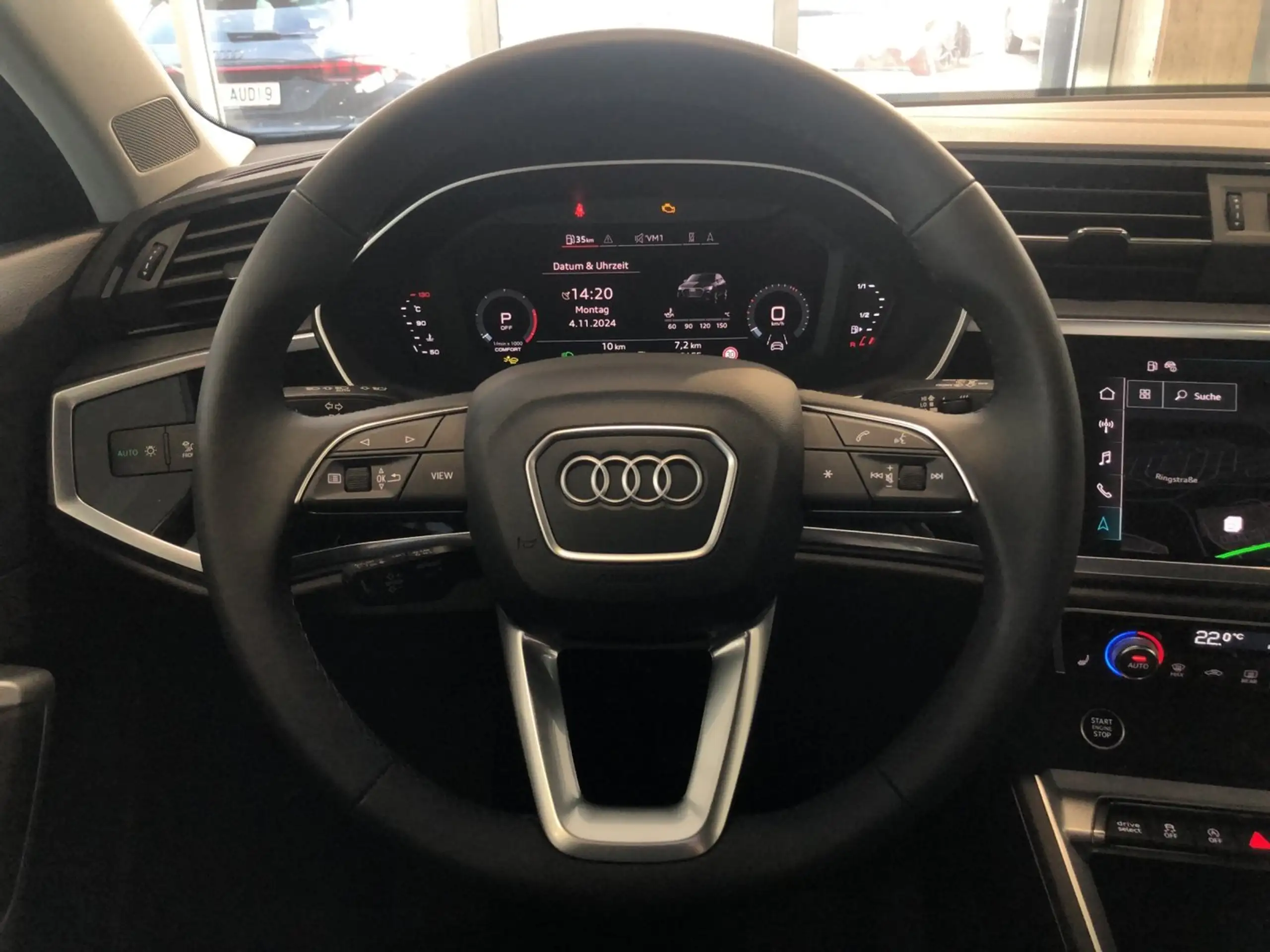 Audi - Q3