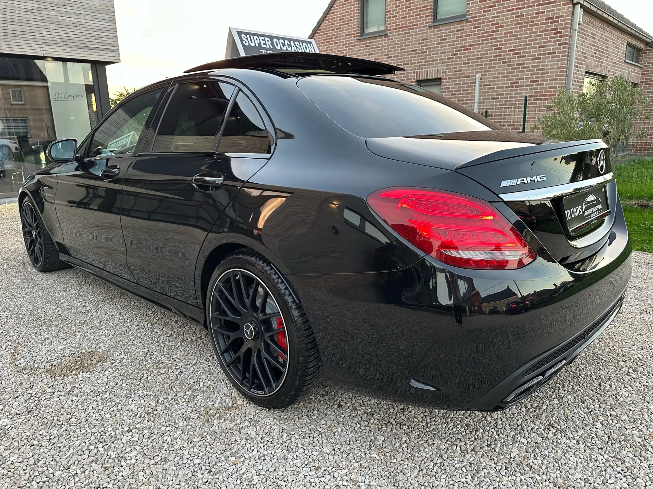 Mercedes-Benz - C 63 AMG