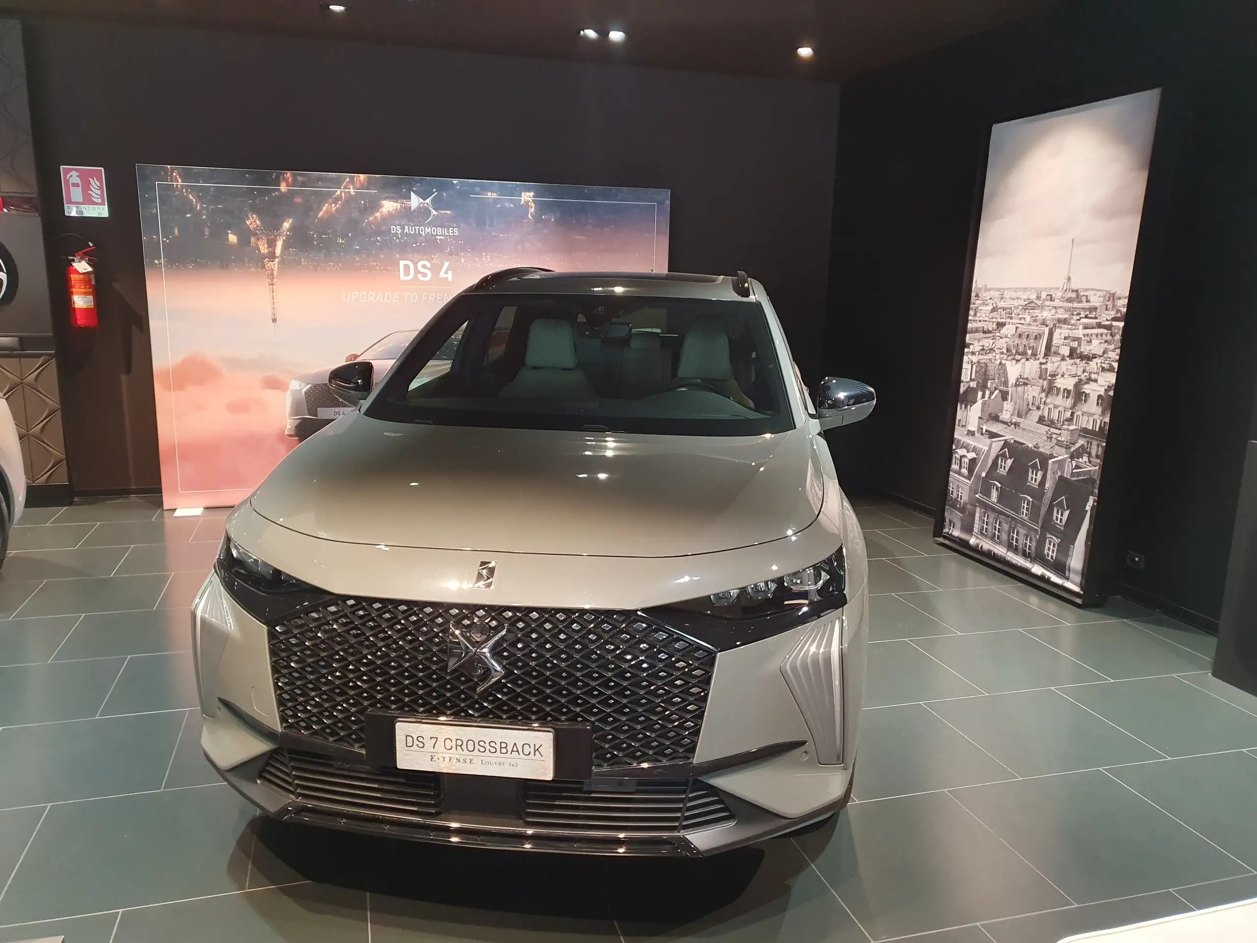 DS Automobiles - DS 7 Crossback