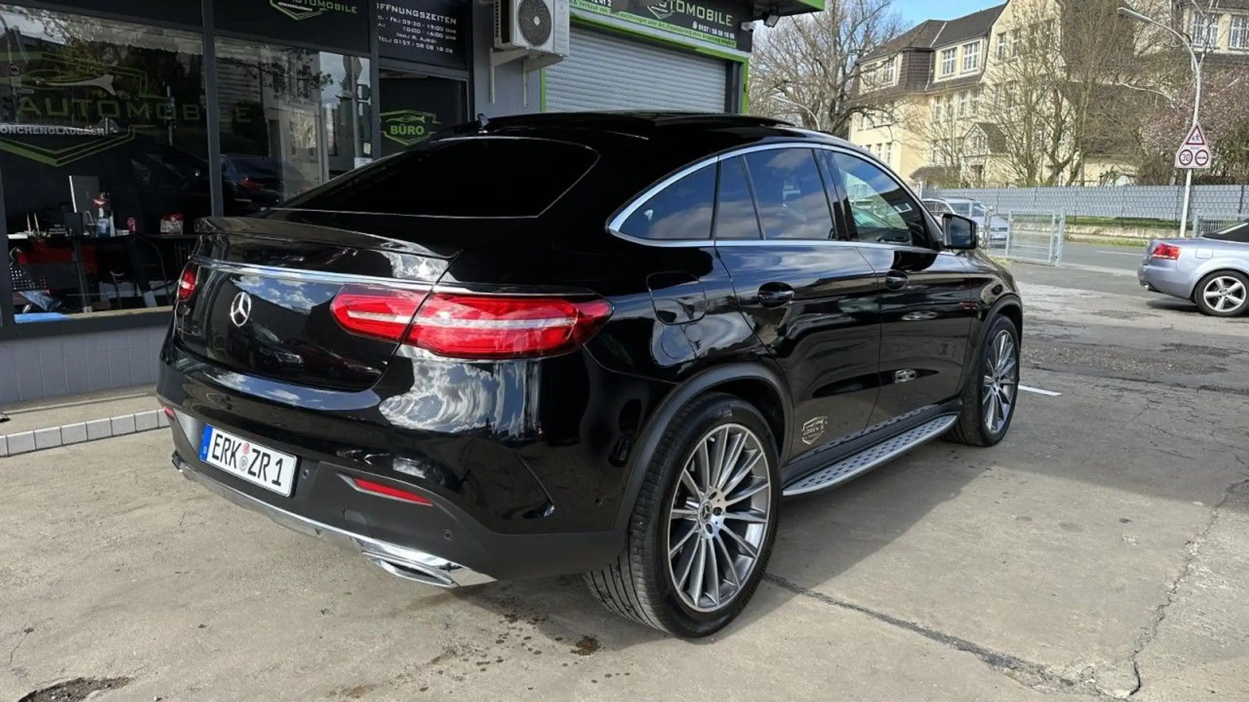 Mercedes-Benz - GLE 350