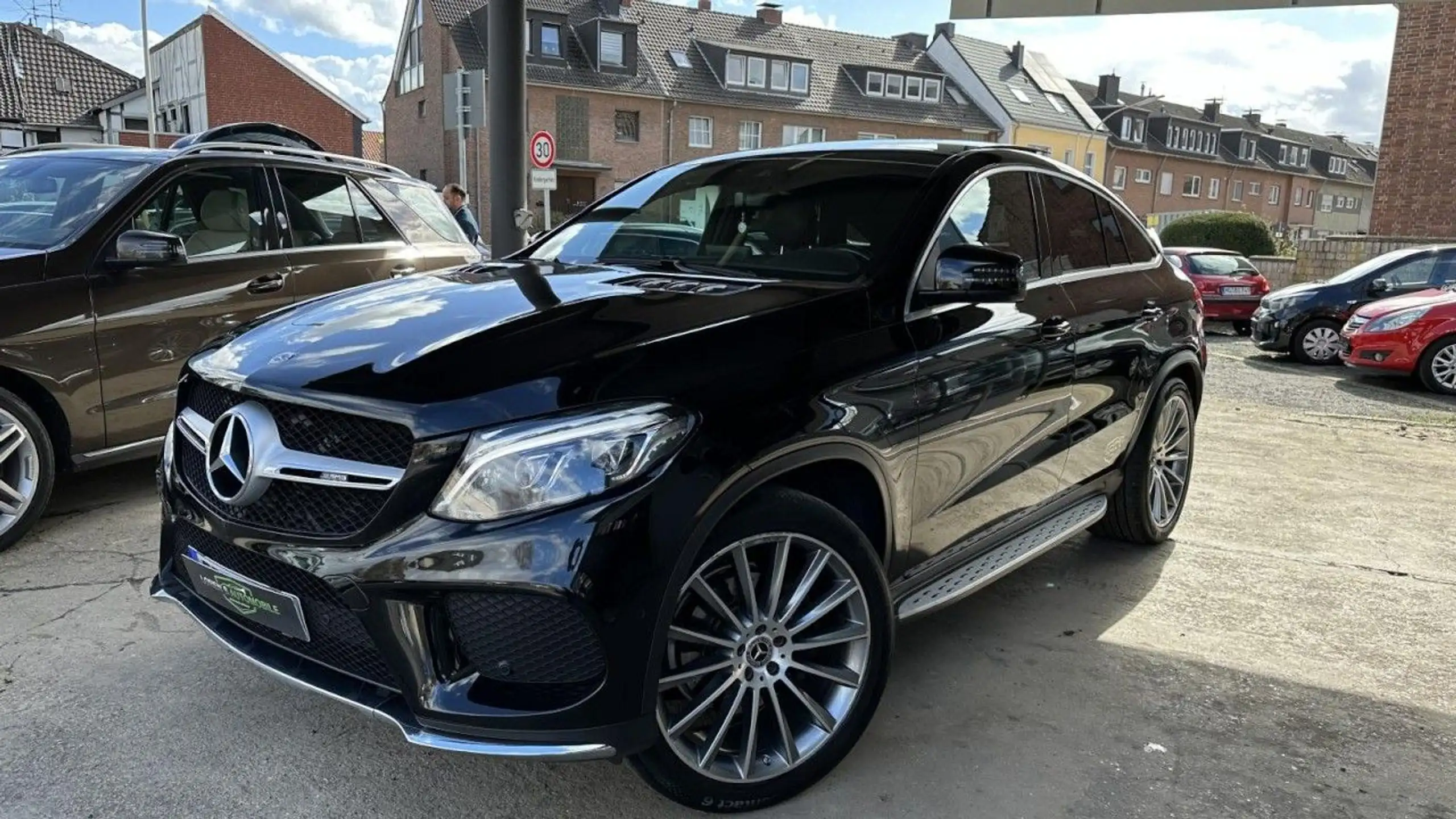 Mercedes-Benz - GLE 350