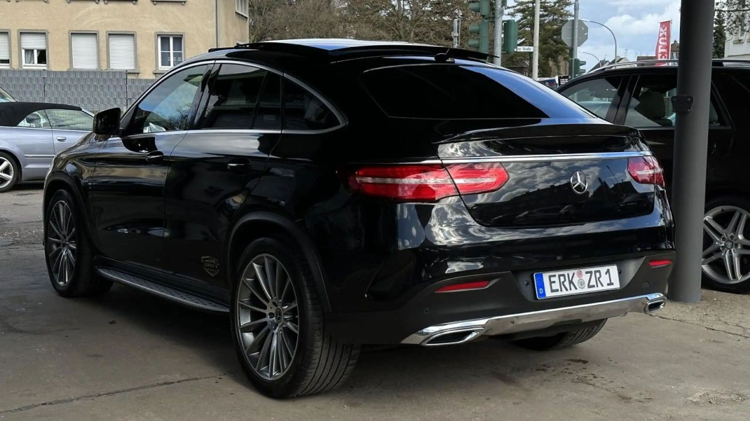 Mercedes-Benz - GLE 350