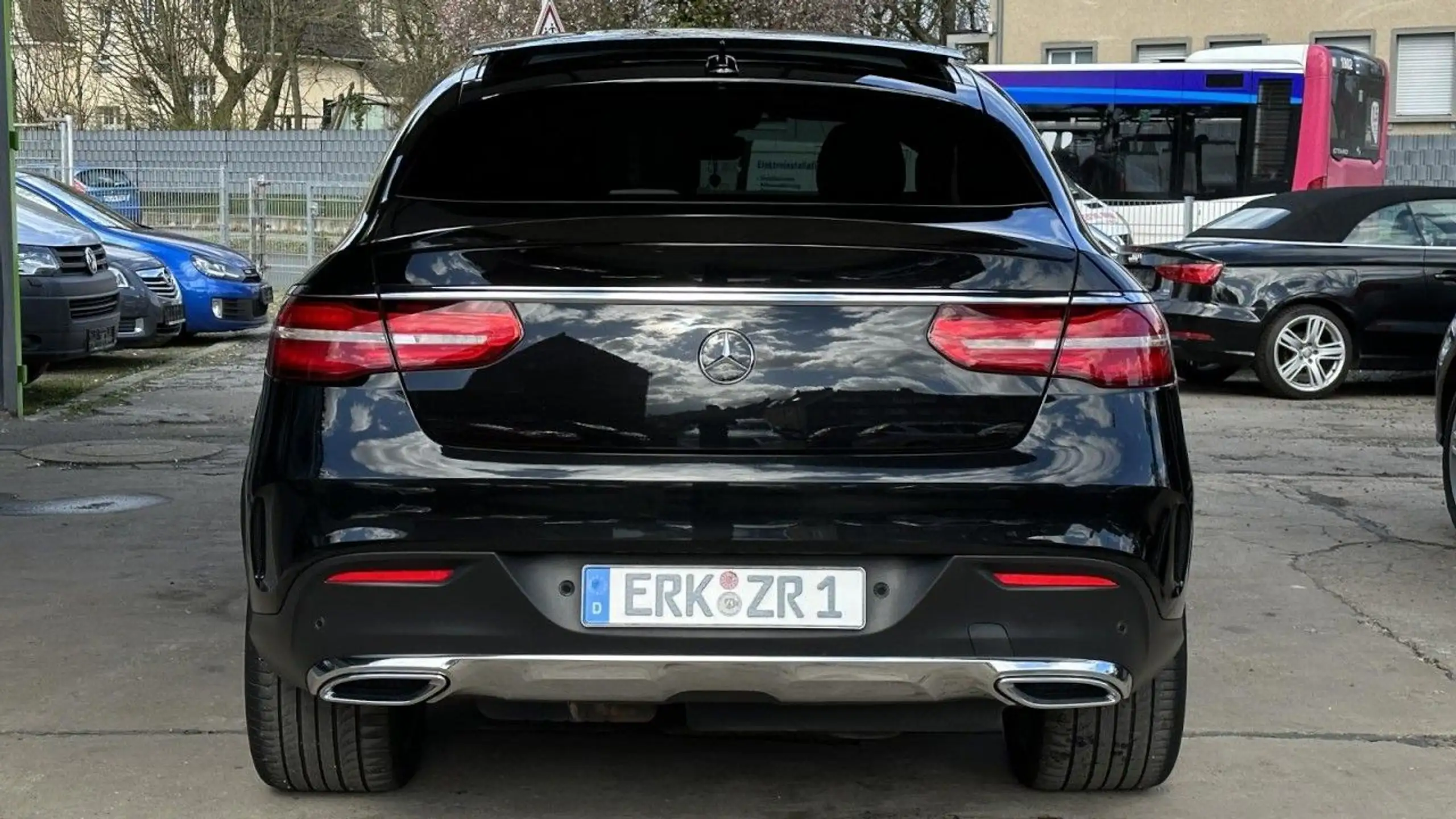 Mercedes-Benz - GLE 350