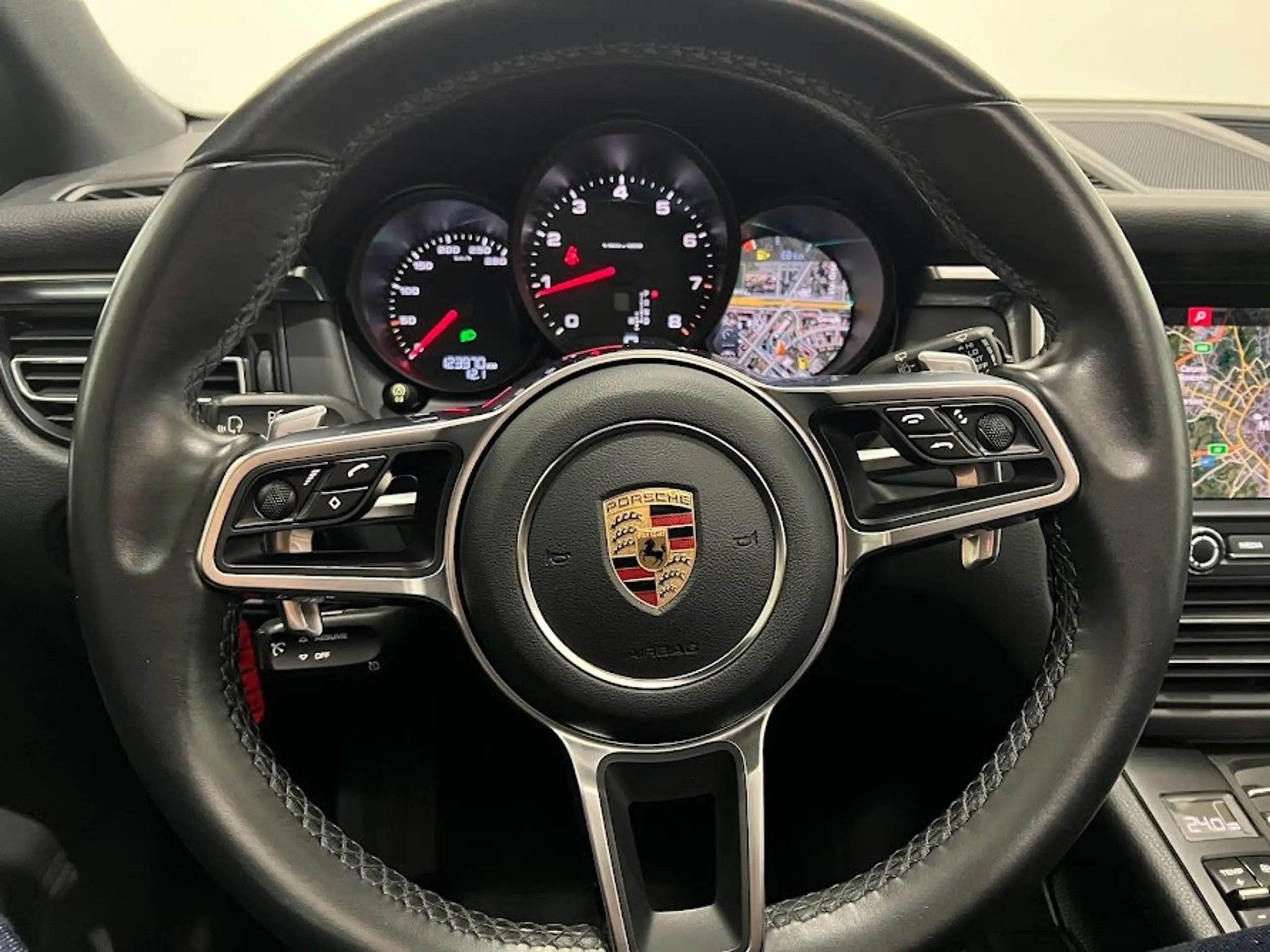 Porsche - Macan