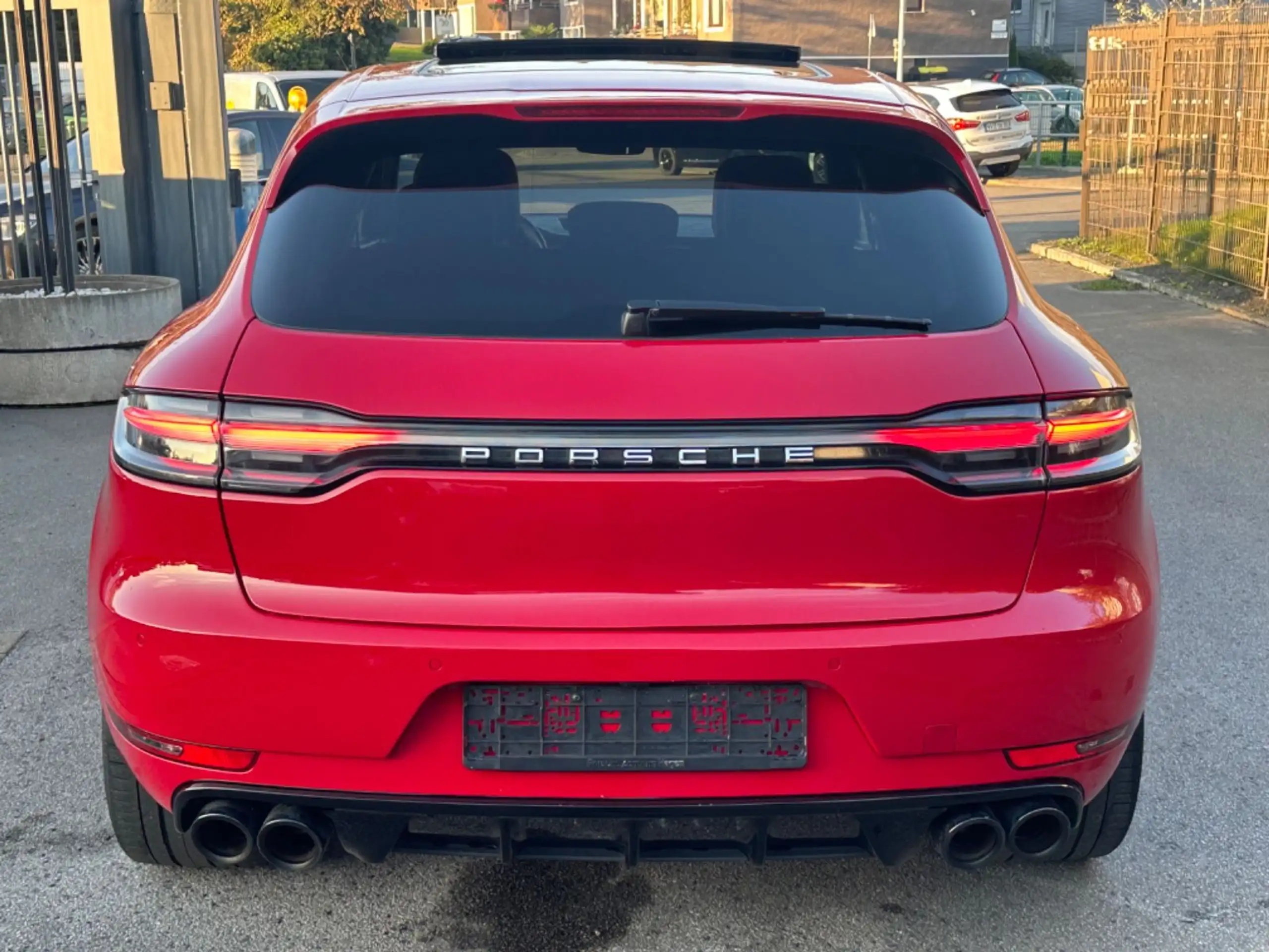 Porsche - Macan