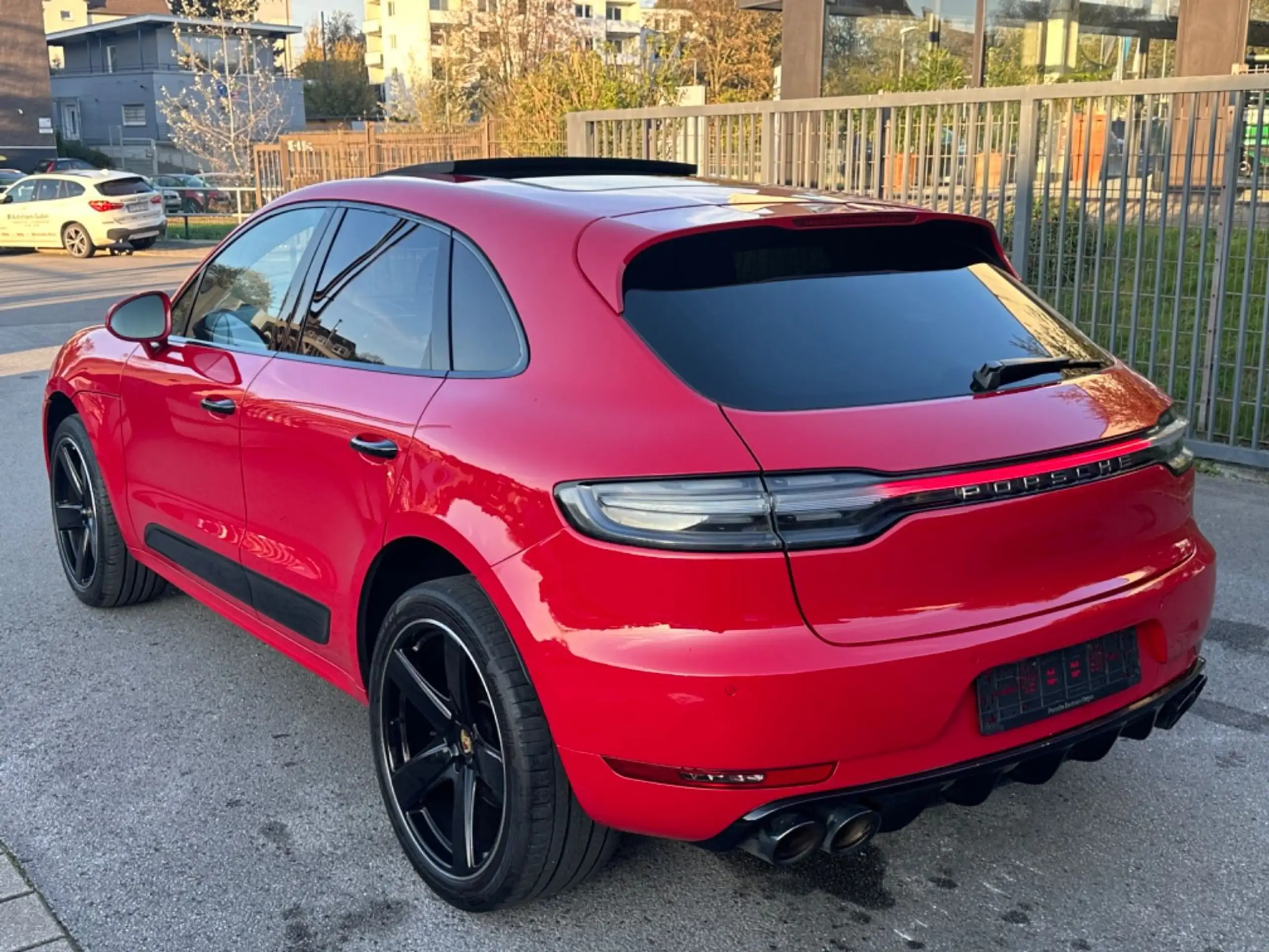 Porsche - Macan