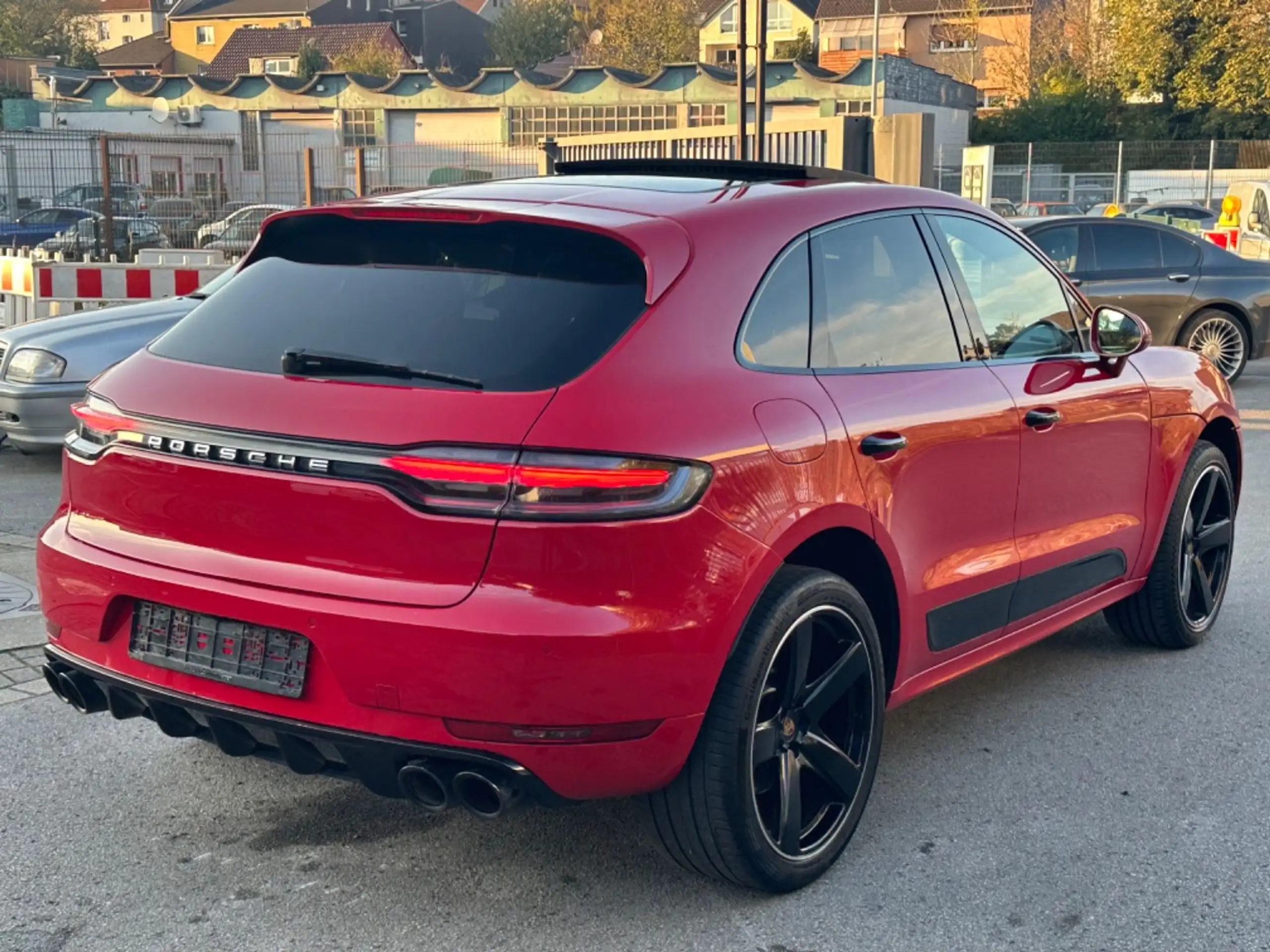 Porsche - Macan