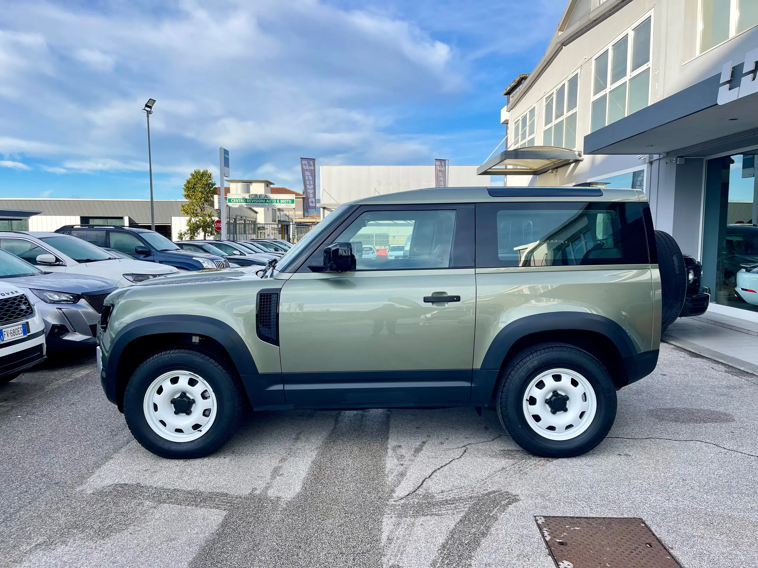 Land Rover - Defender