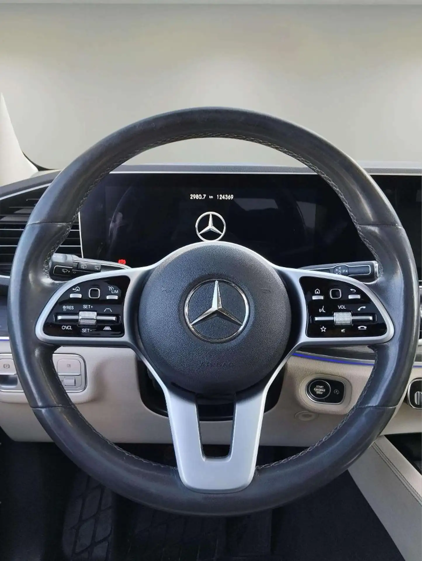 Mercedes-Benz - GLE 300