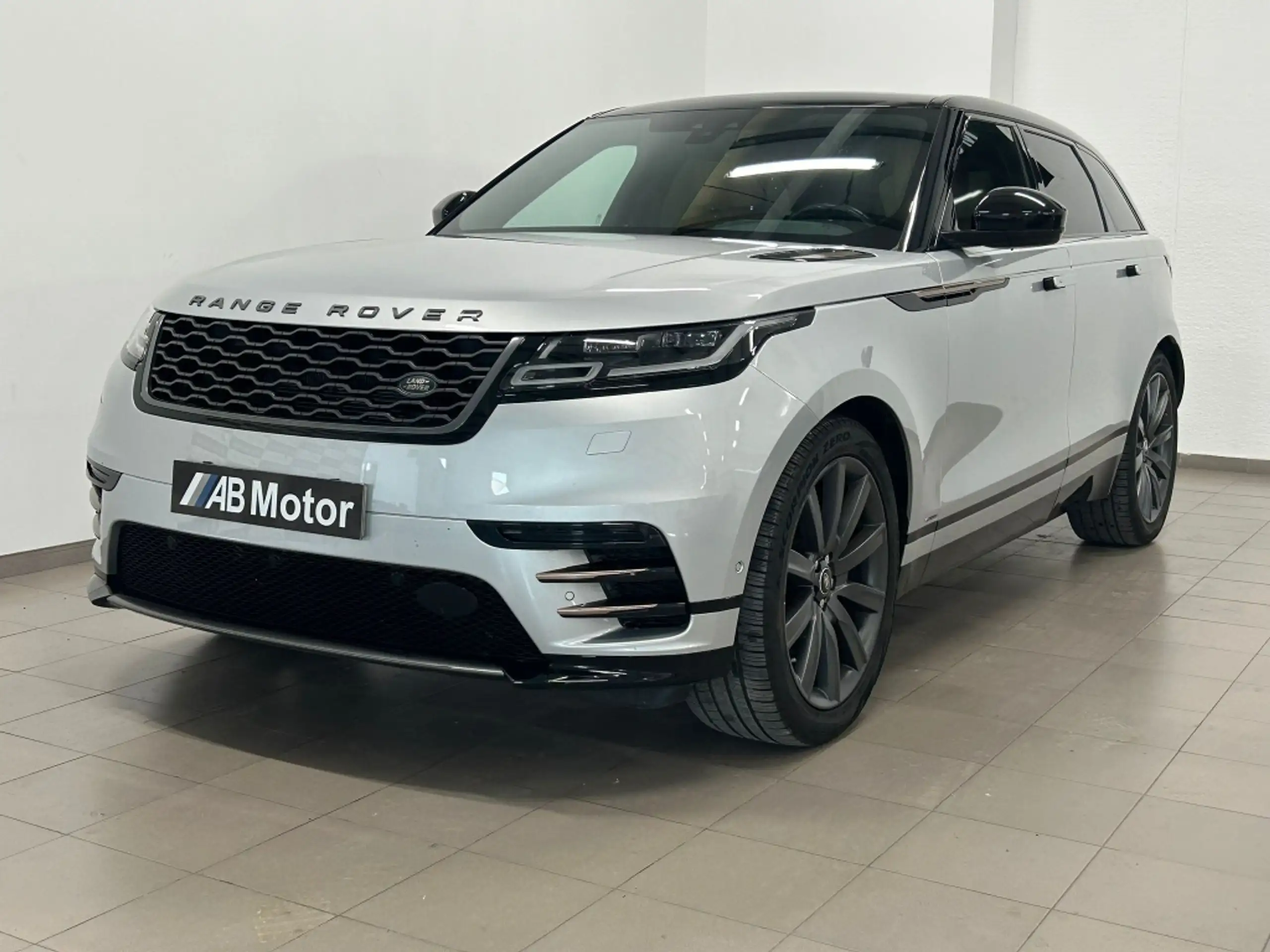 Land Rover - Range Rover Velar