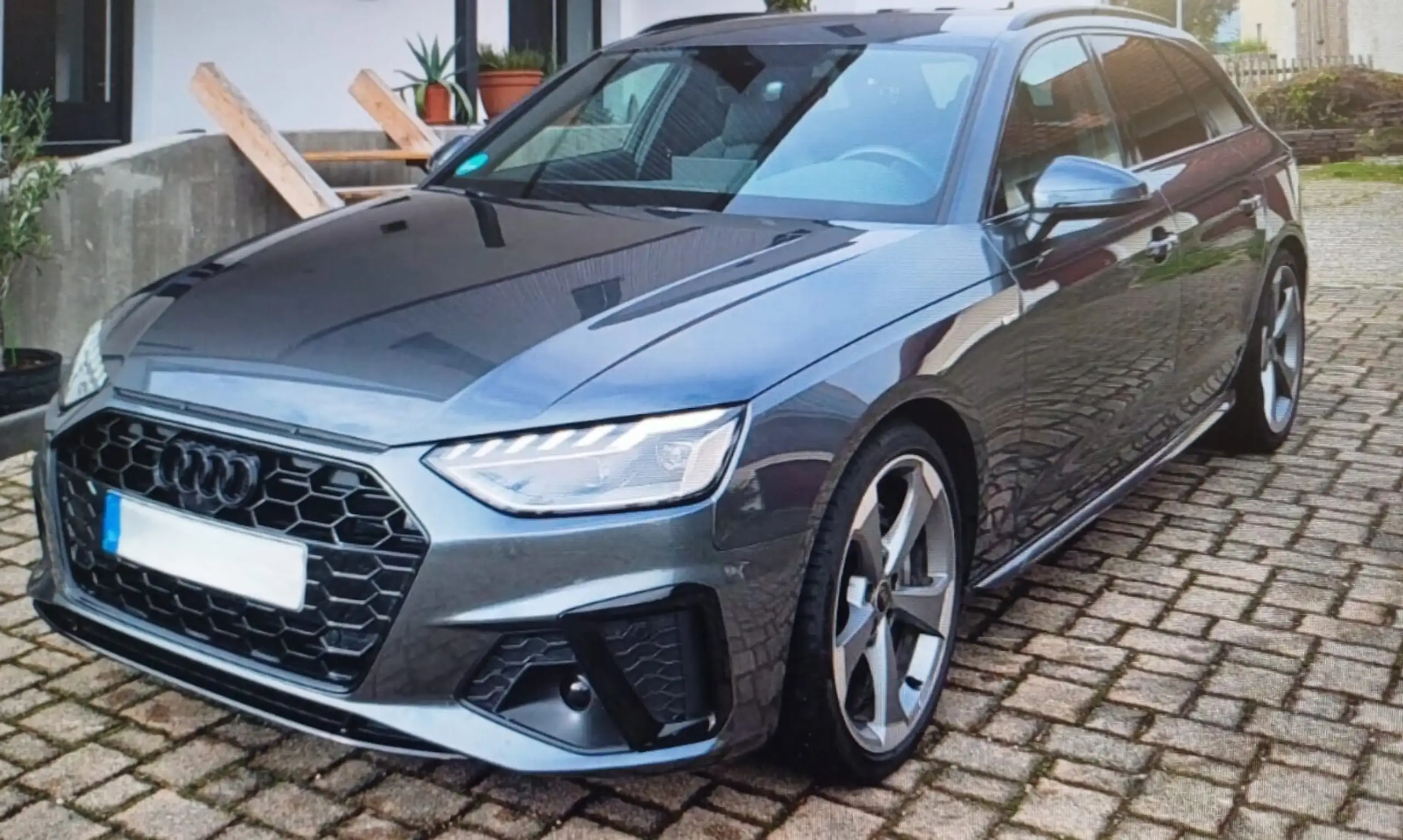 Audi - A4