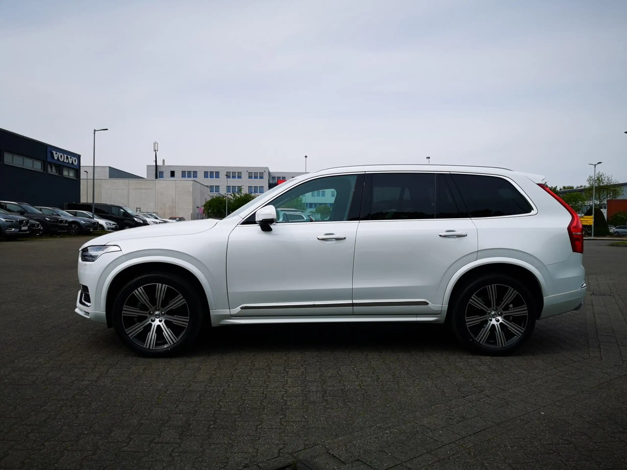 Volvo - XC90