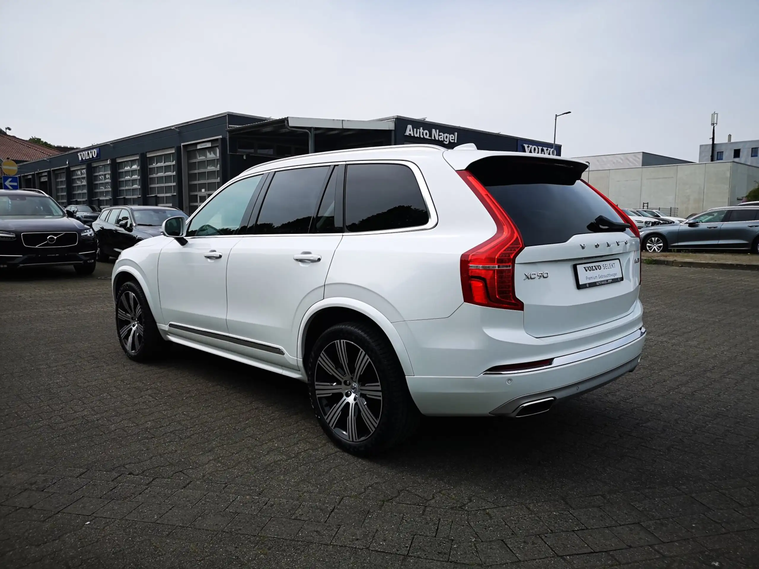 Volvo - XC90