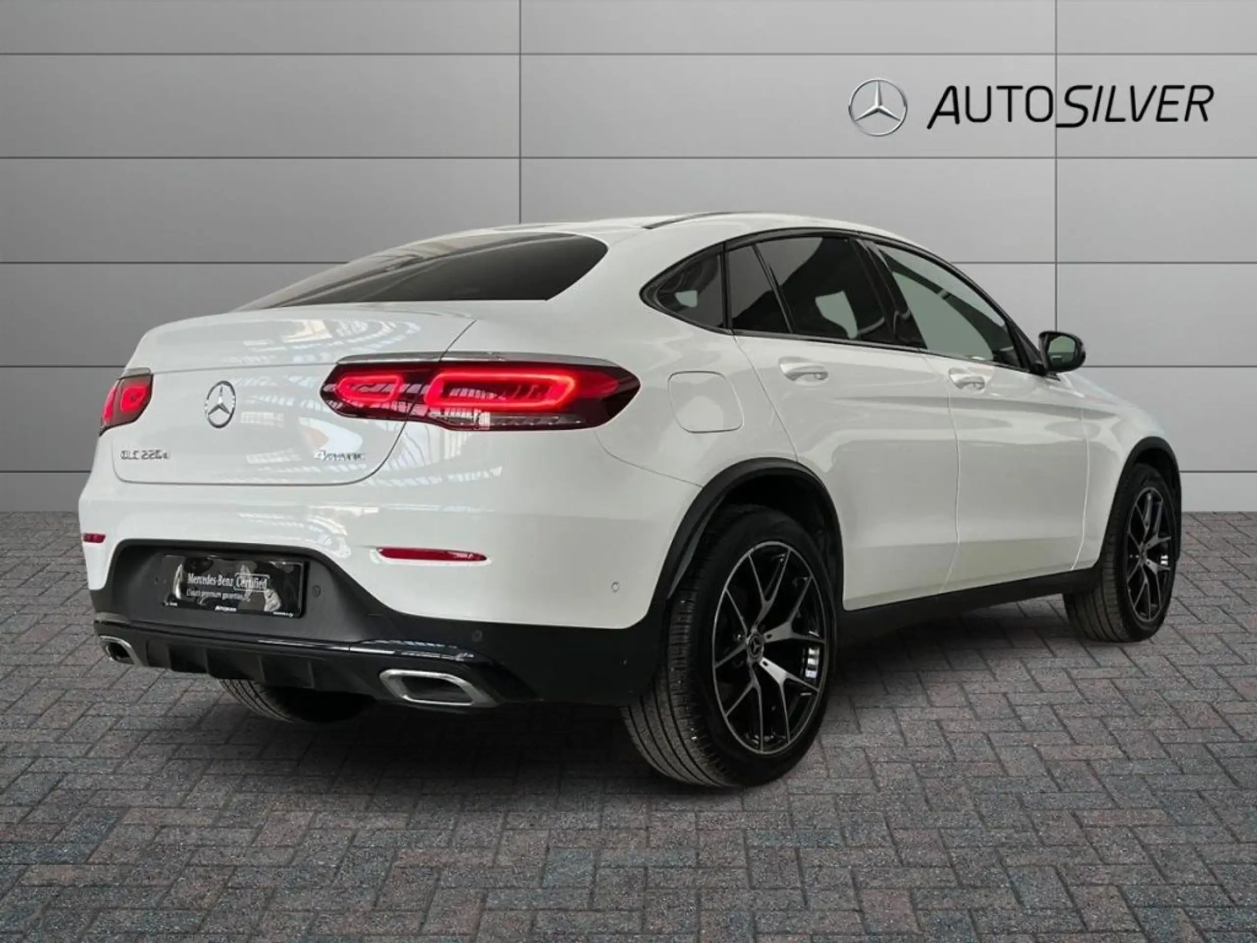 Mercedes-Benz - GLC 220