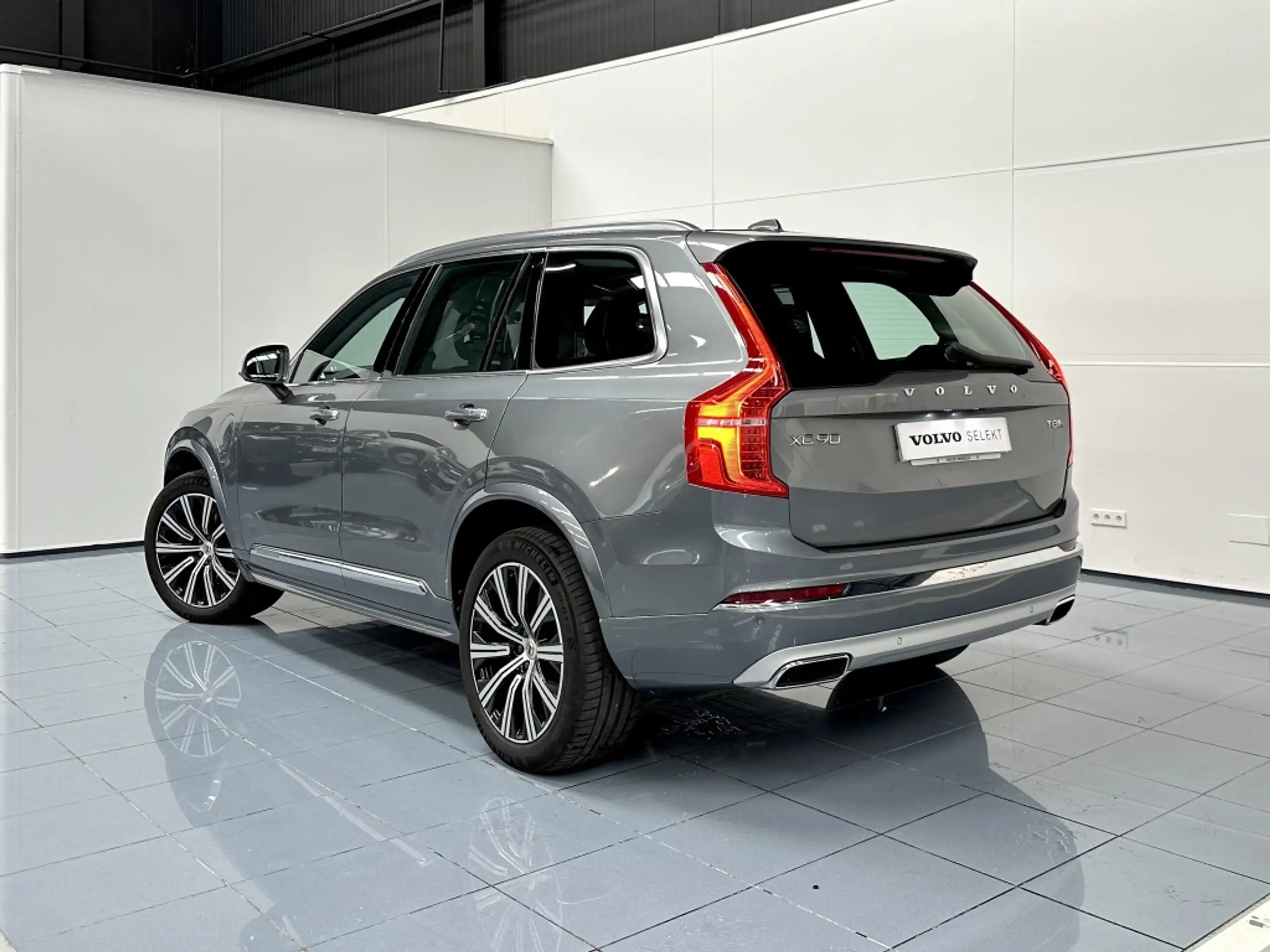 Volvo - XC90