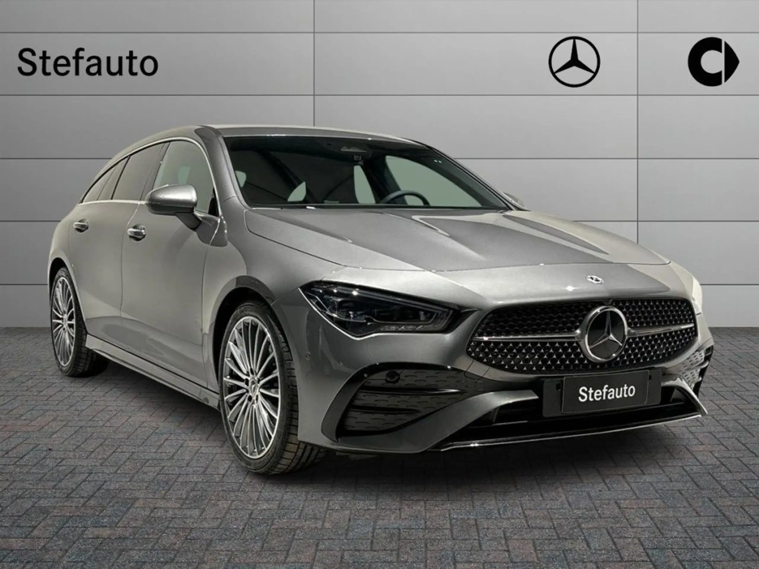 Mercedes-Benz - CLA 200