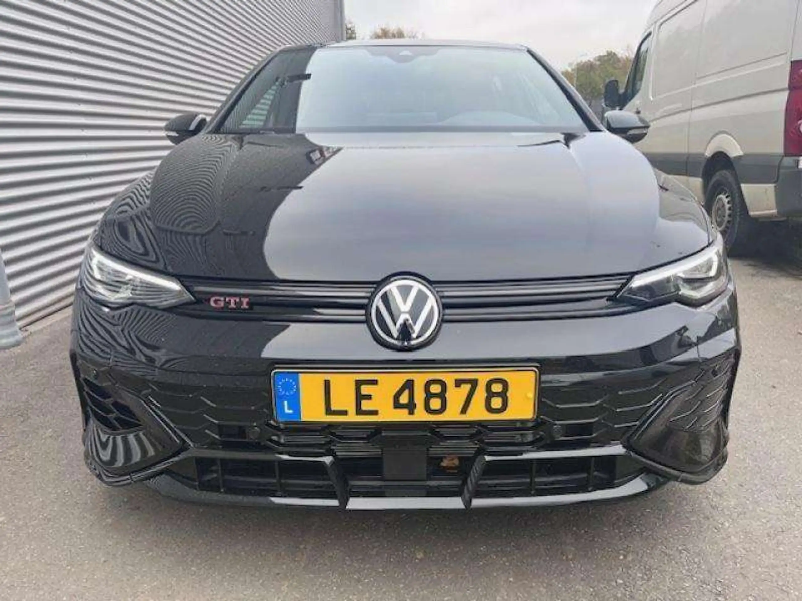 Volkswagen - Golf