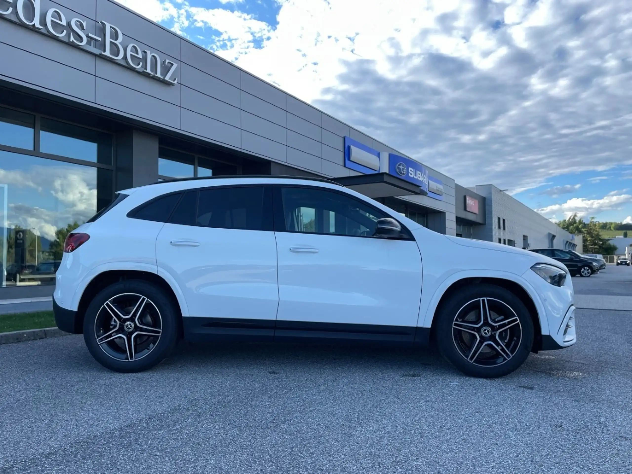 Mercedes-Benz - GLA 200