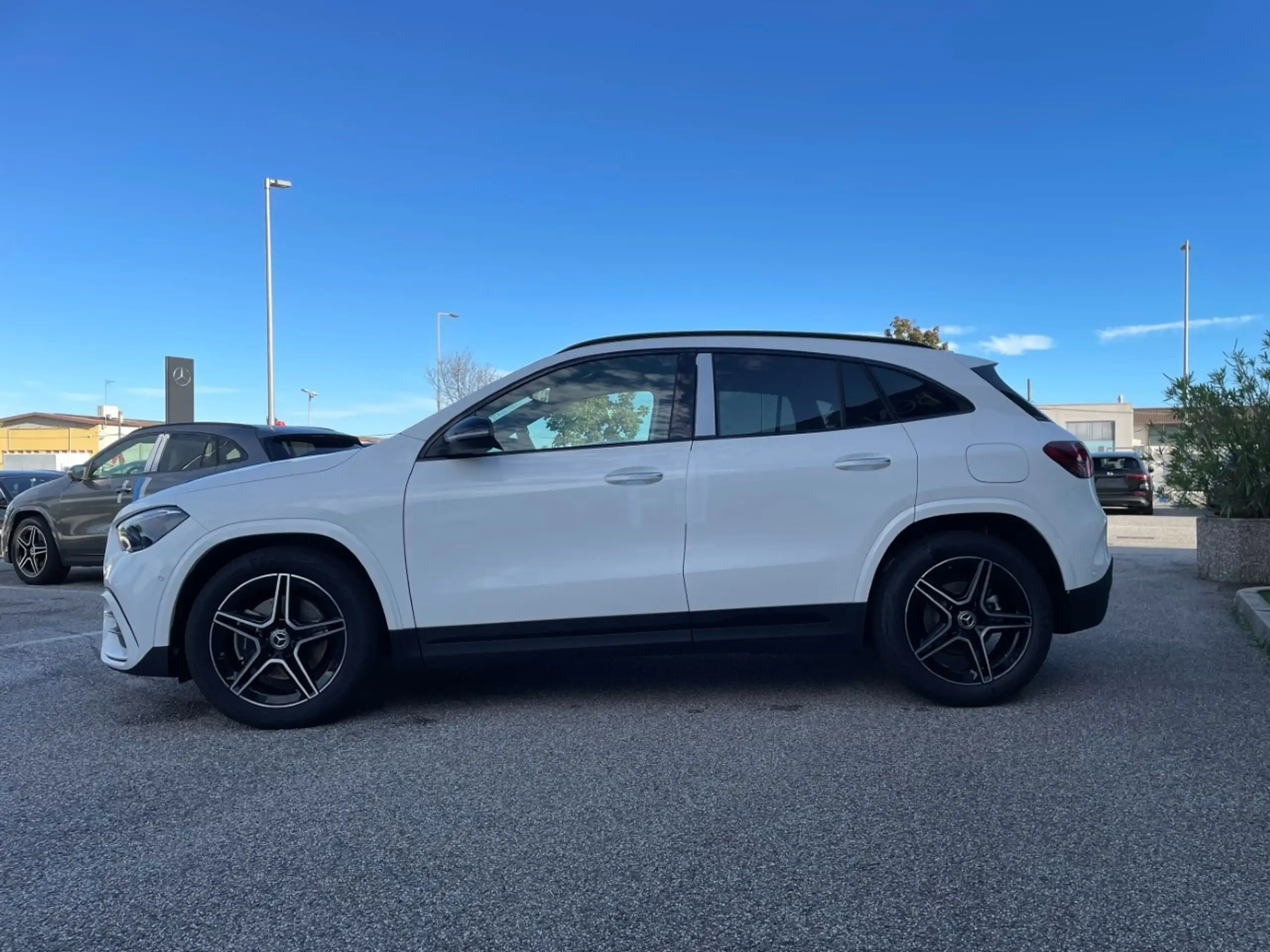 Mercedes-Benz - GLA 200