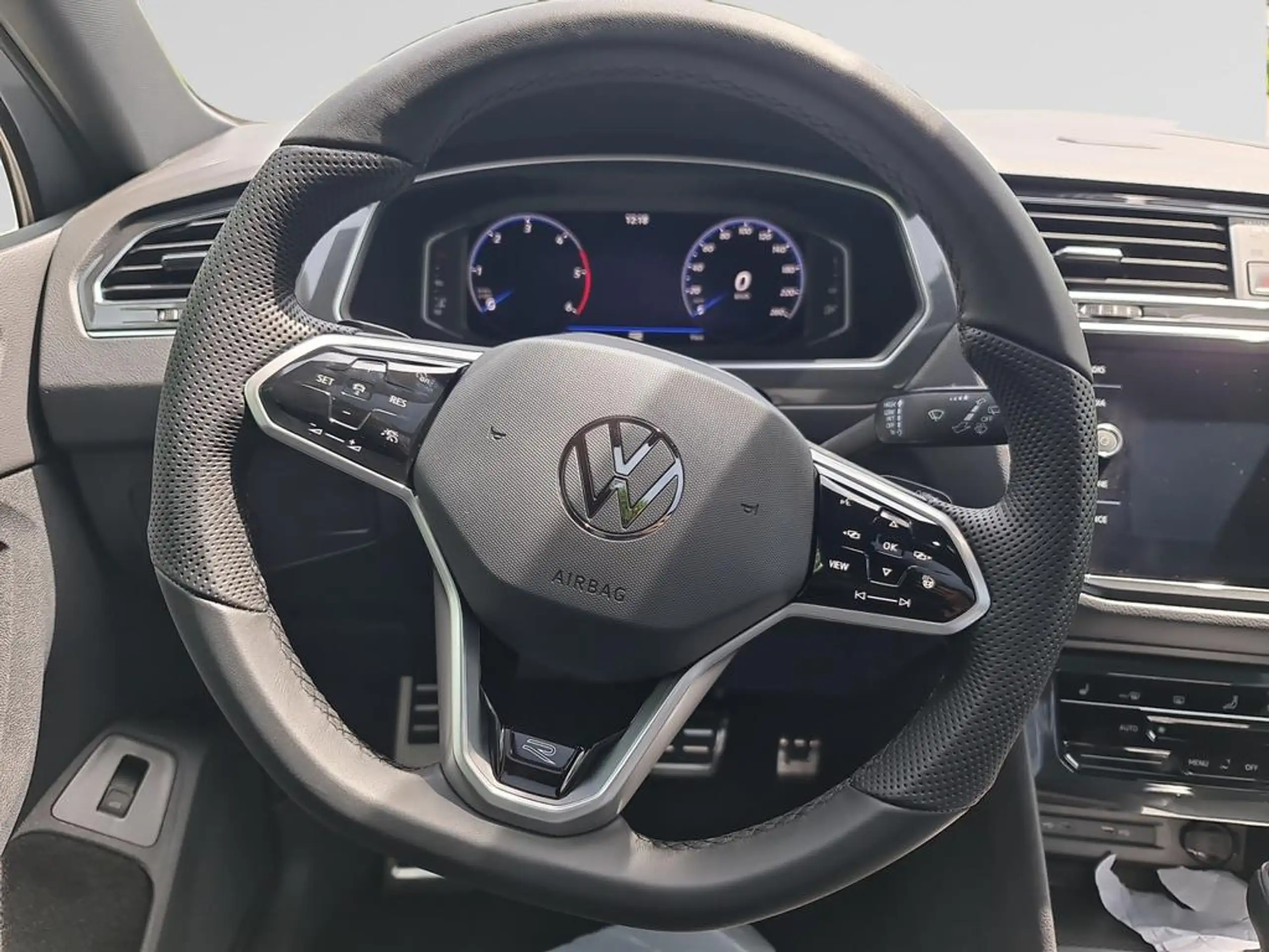 Volkswagen - Tiguan