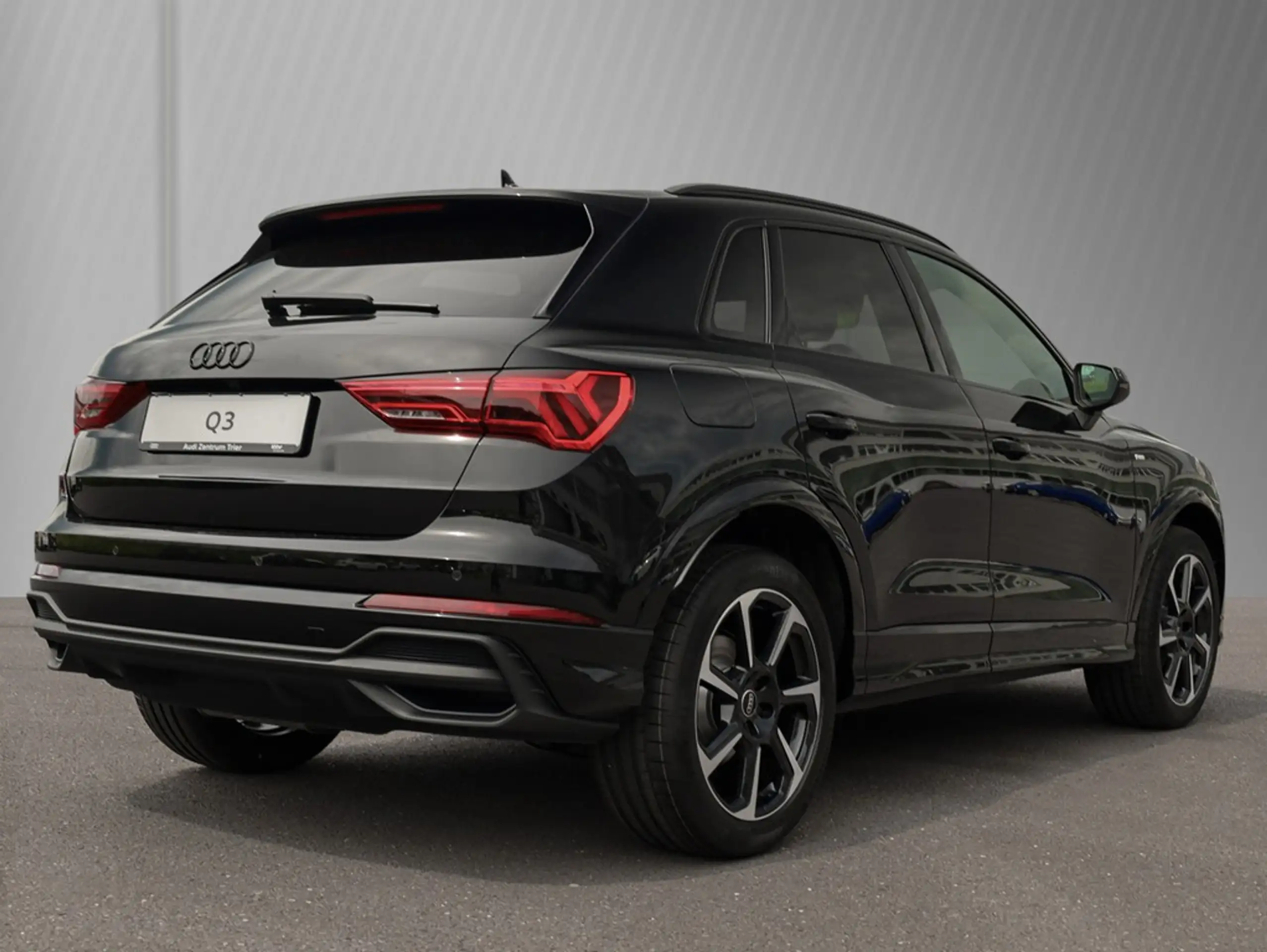 Audi - Q3