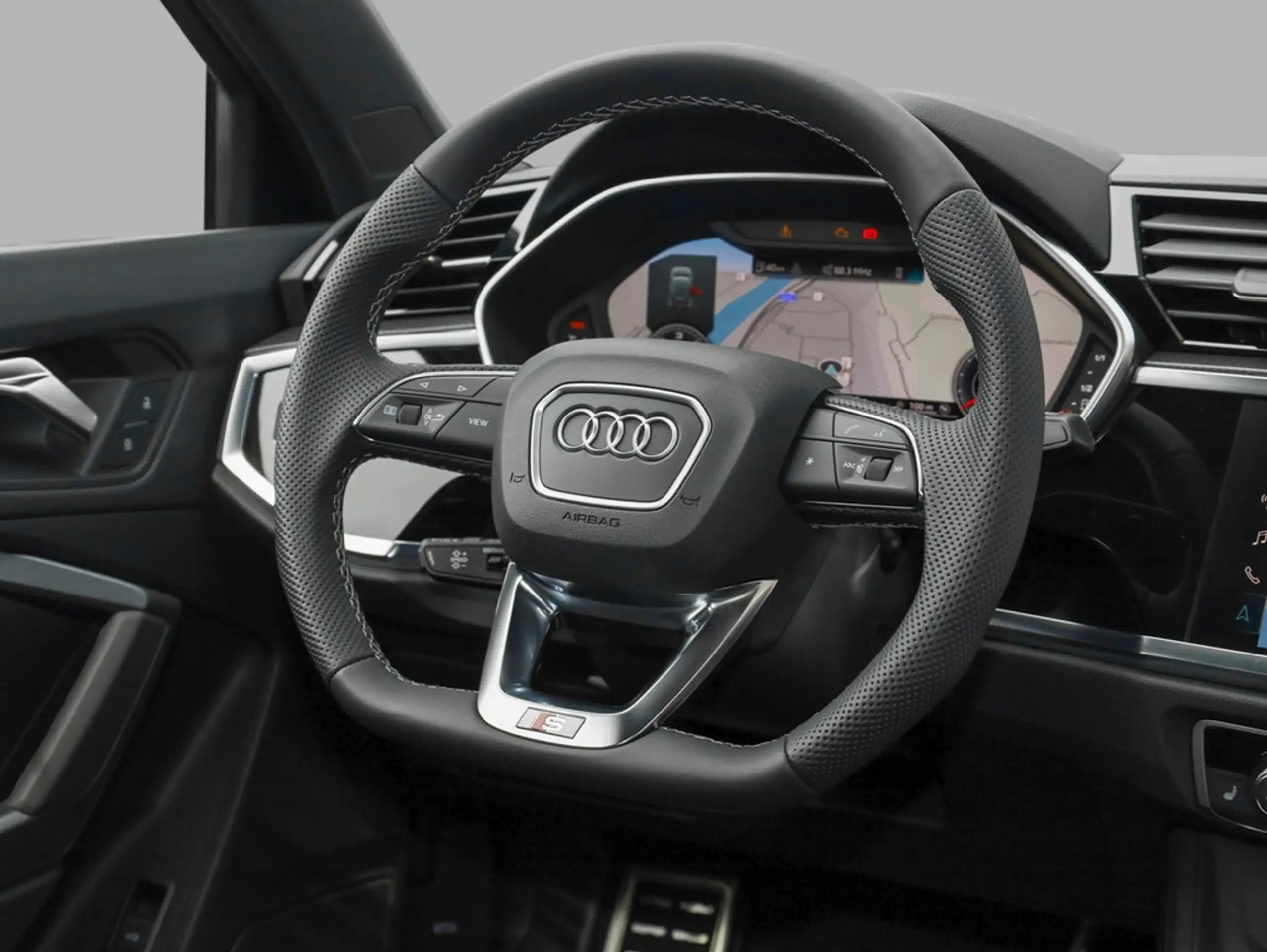 Audi - Q3