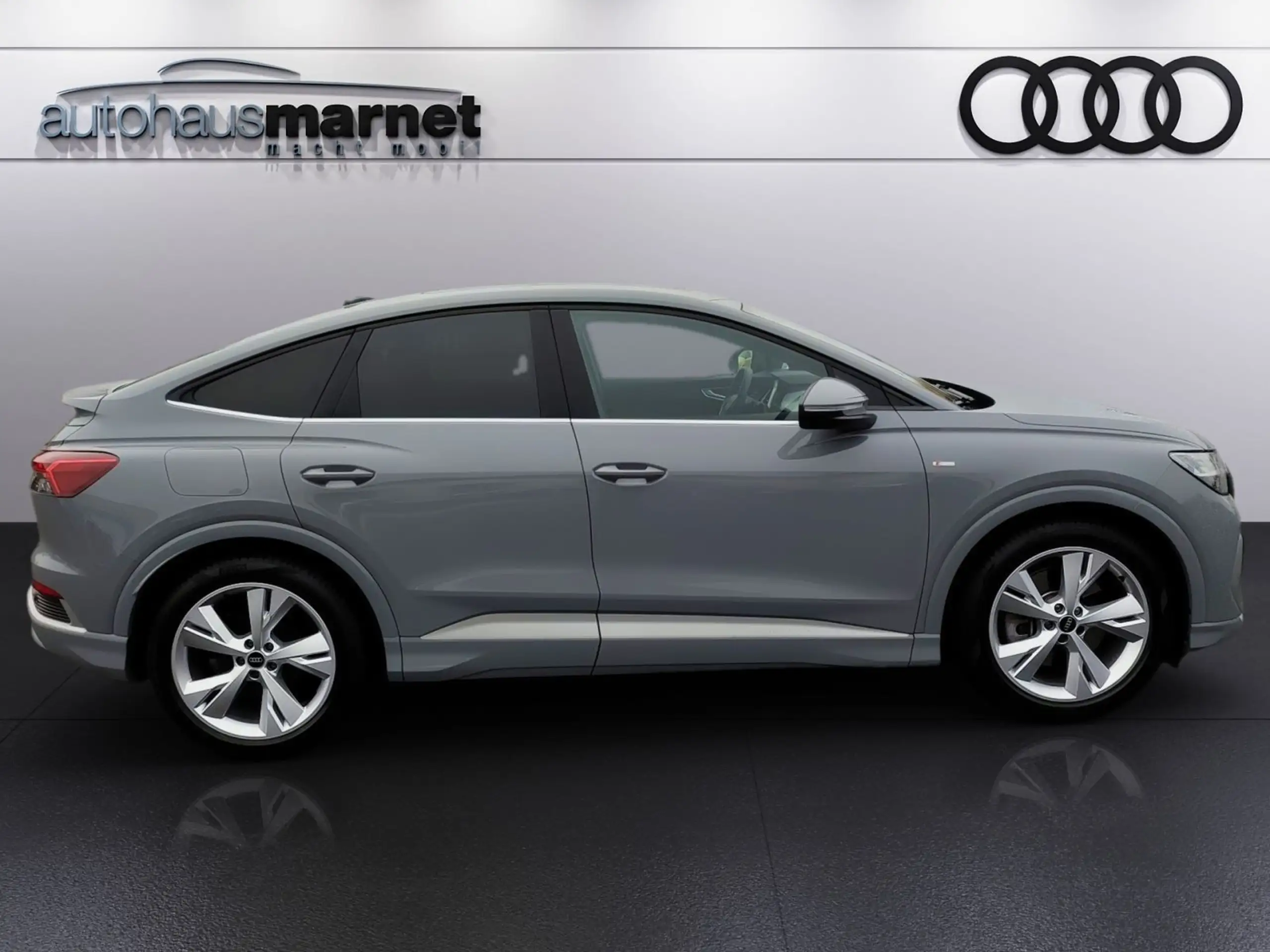 Audi - Q4 e-tron