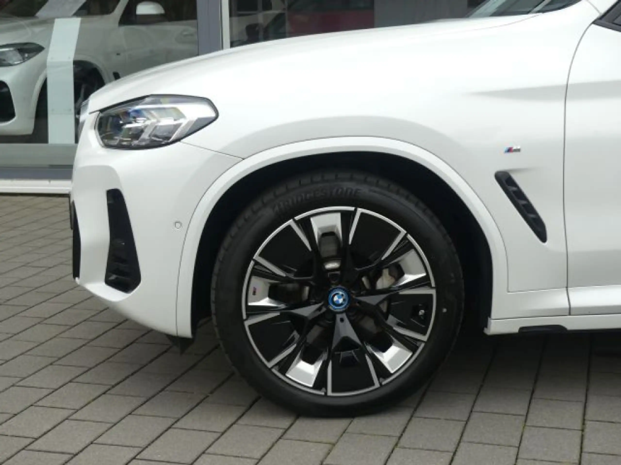 BMW - X3