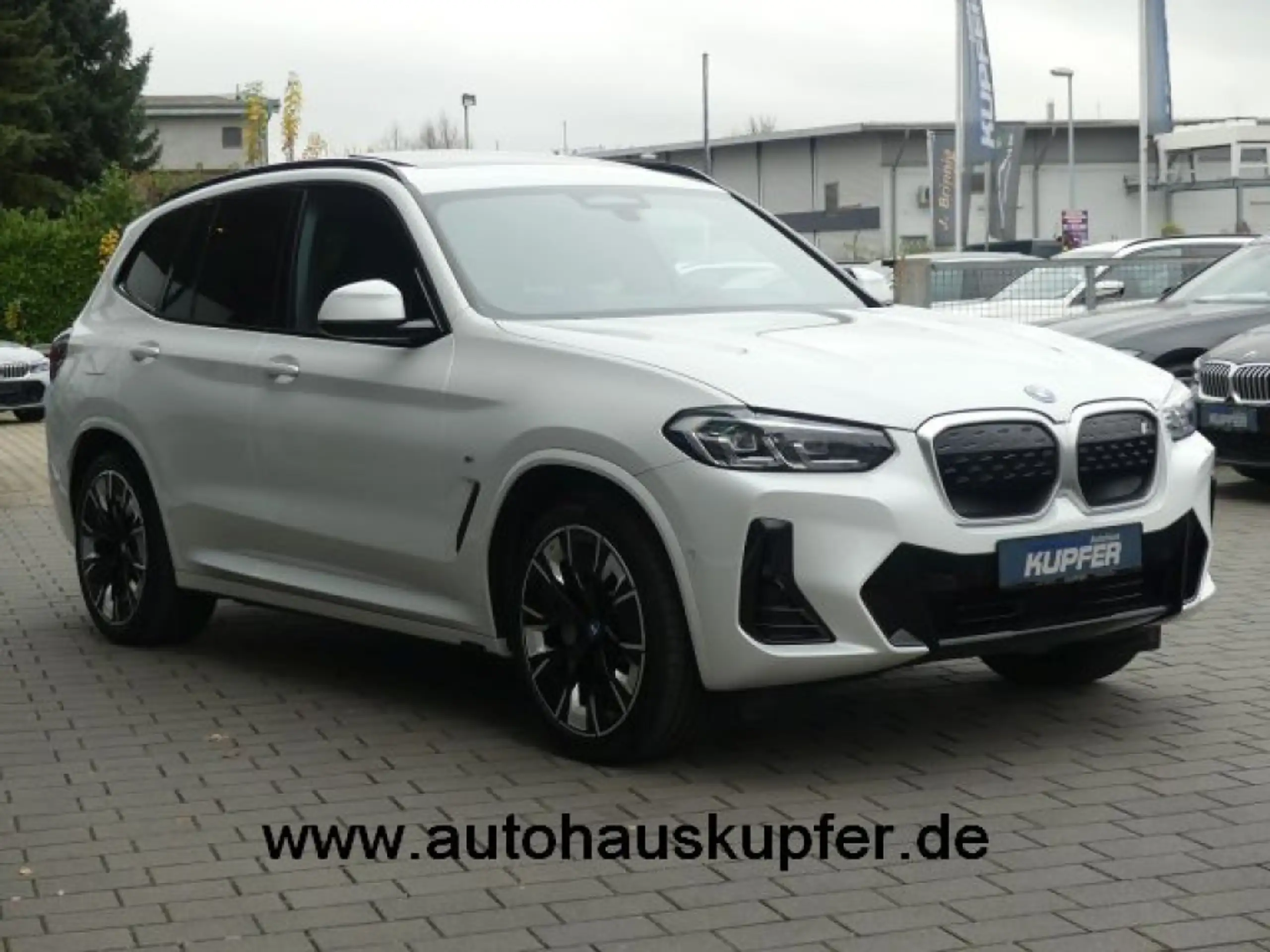 BMW - X3