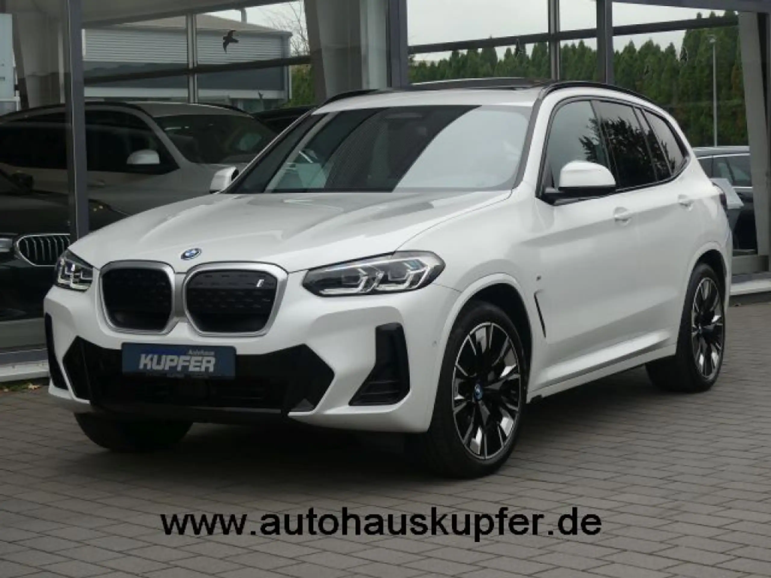 BMW - X3